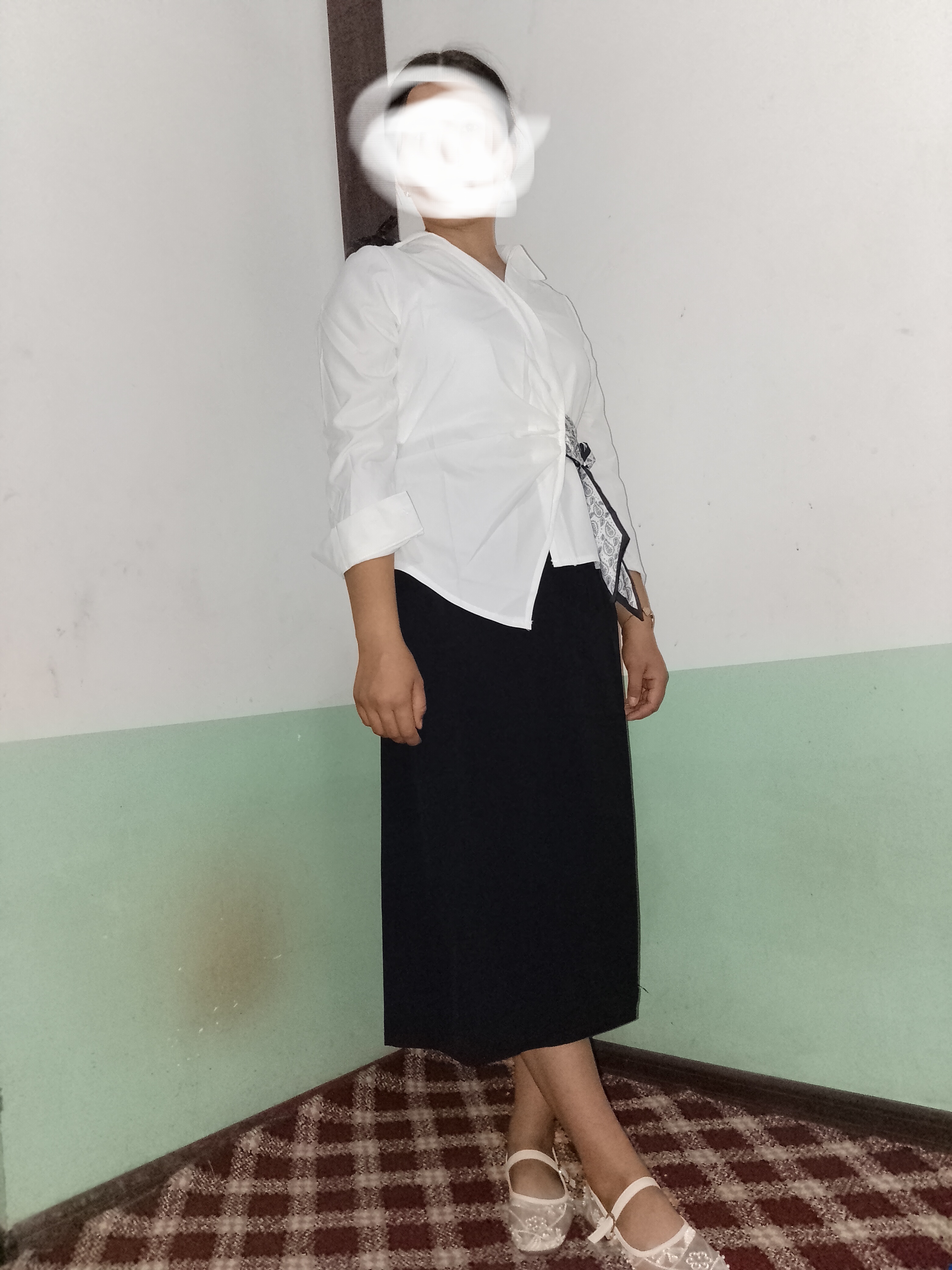 Ayollar uchun assimetrik ko‘ylak-bluzka,oversize fason, bog‘ichli dizayn, uzun yeng, M-XXL