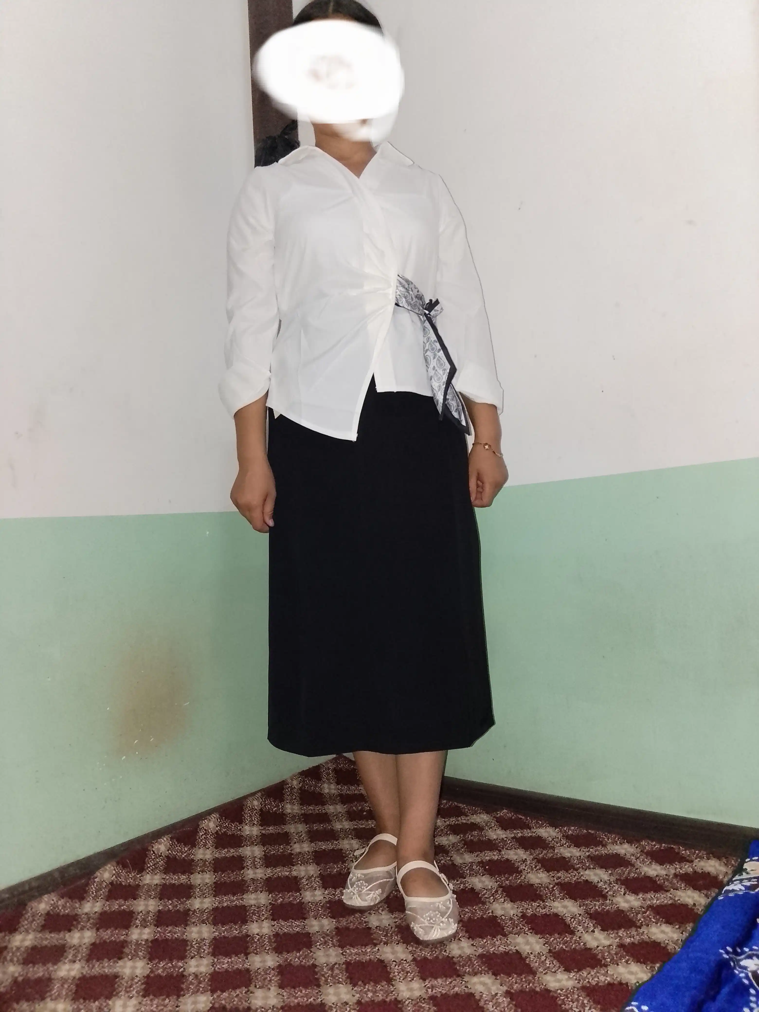 Ayollar uchun assimetrik ko‘ylak-bluzka,oversize fason, bog‘ichli dizayn, uzun yeng, M-XXL