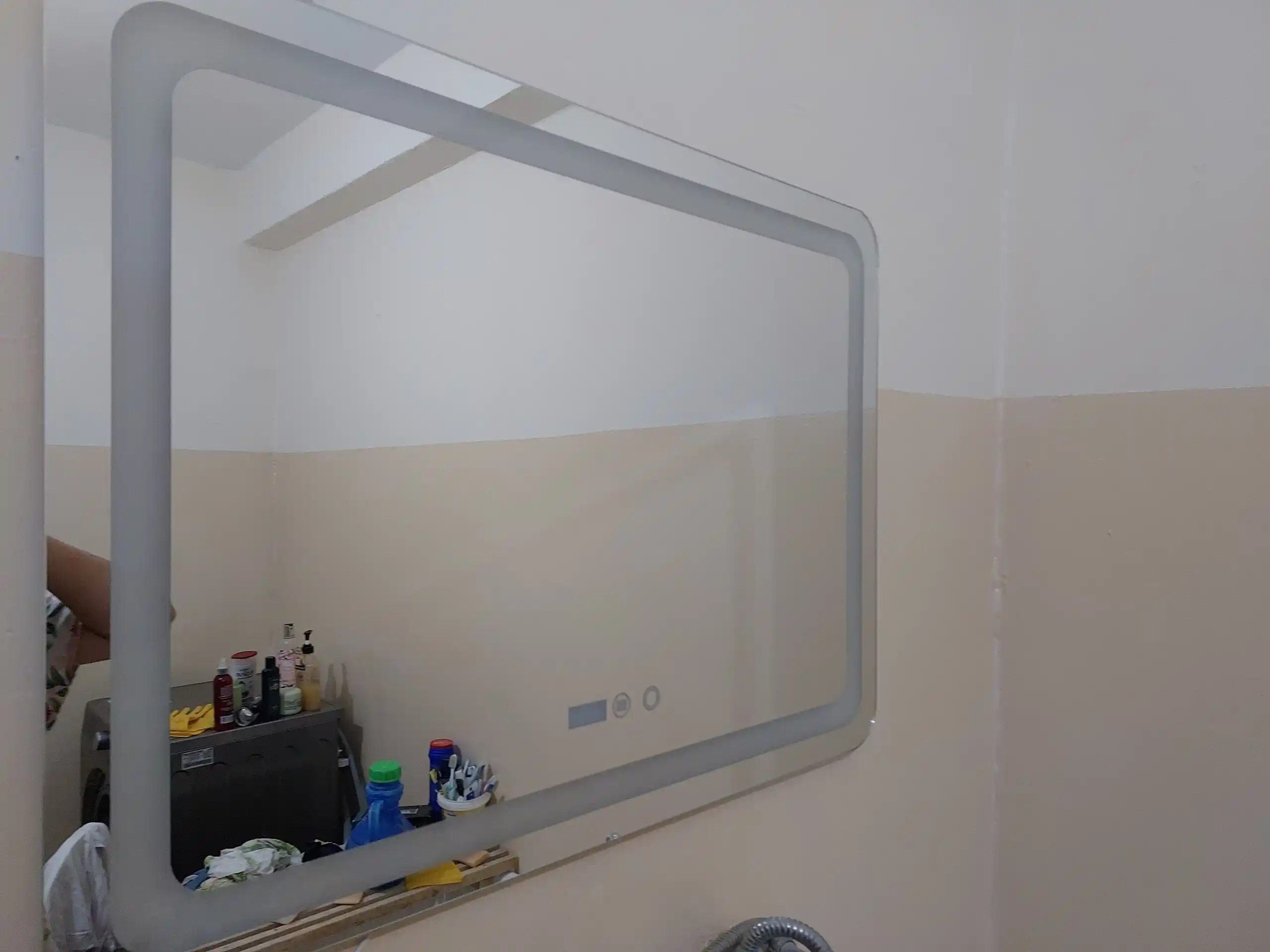 LED yoritgichli vanna oynasi 60×80 sm, sensor boshqaruv, antifog va elektron soat