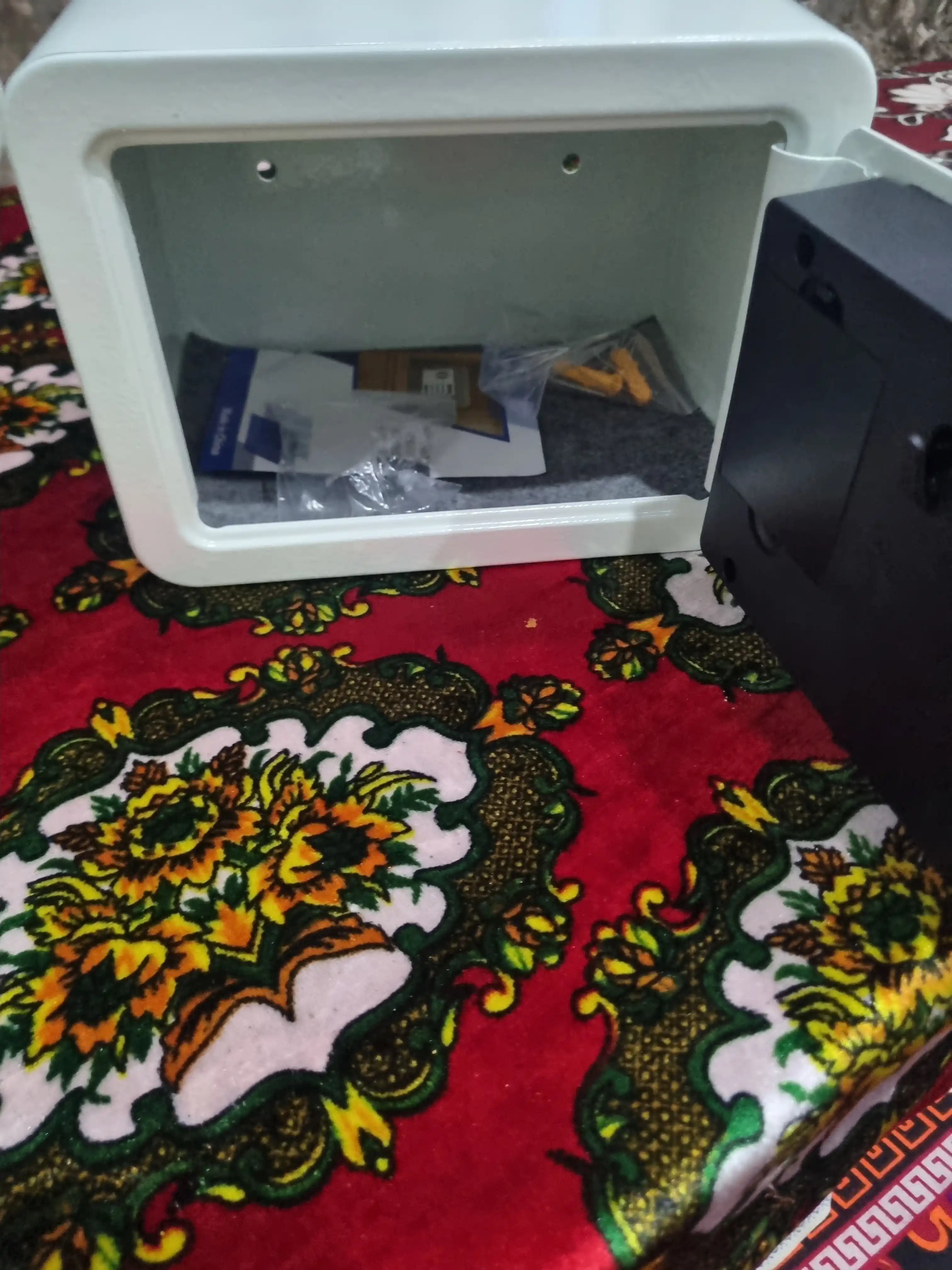 Uy va ofis uchun elektron mini seyf, ochish uchun kalit va parol, olcham: 17 * 23 * 17