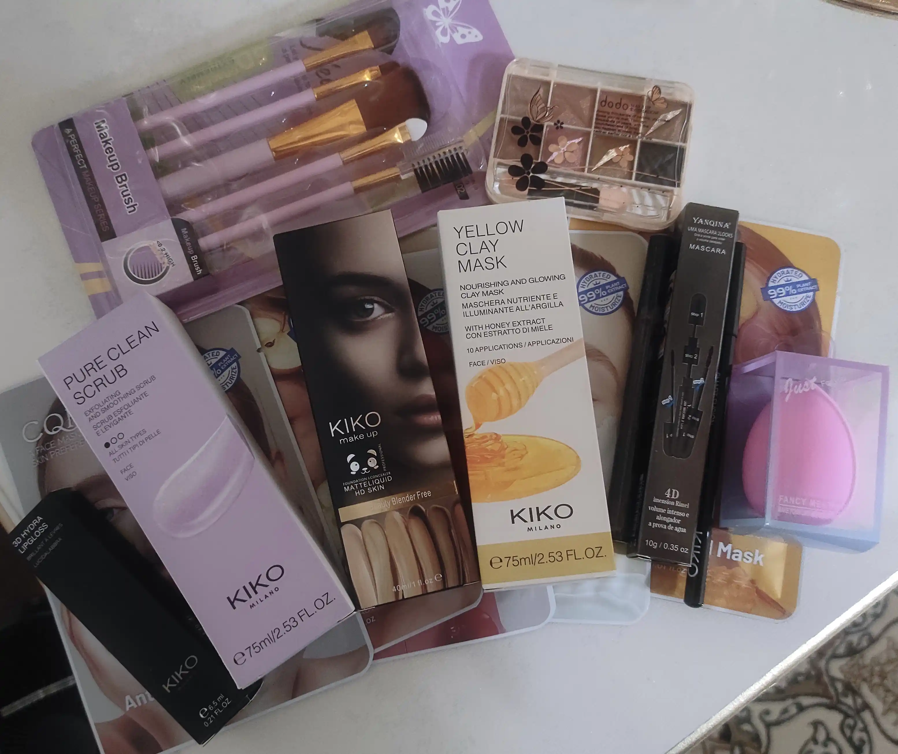 Kiko Milano pardoz va yuz parvarishi kosmetika to'plami, ayollar uchun sovga