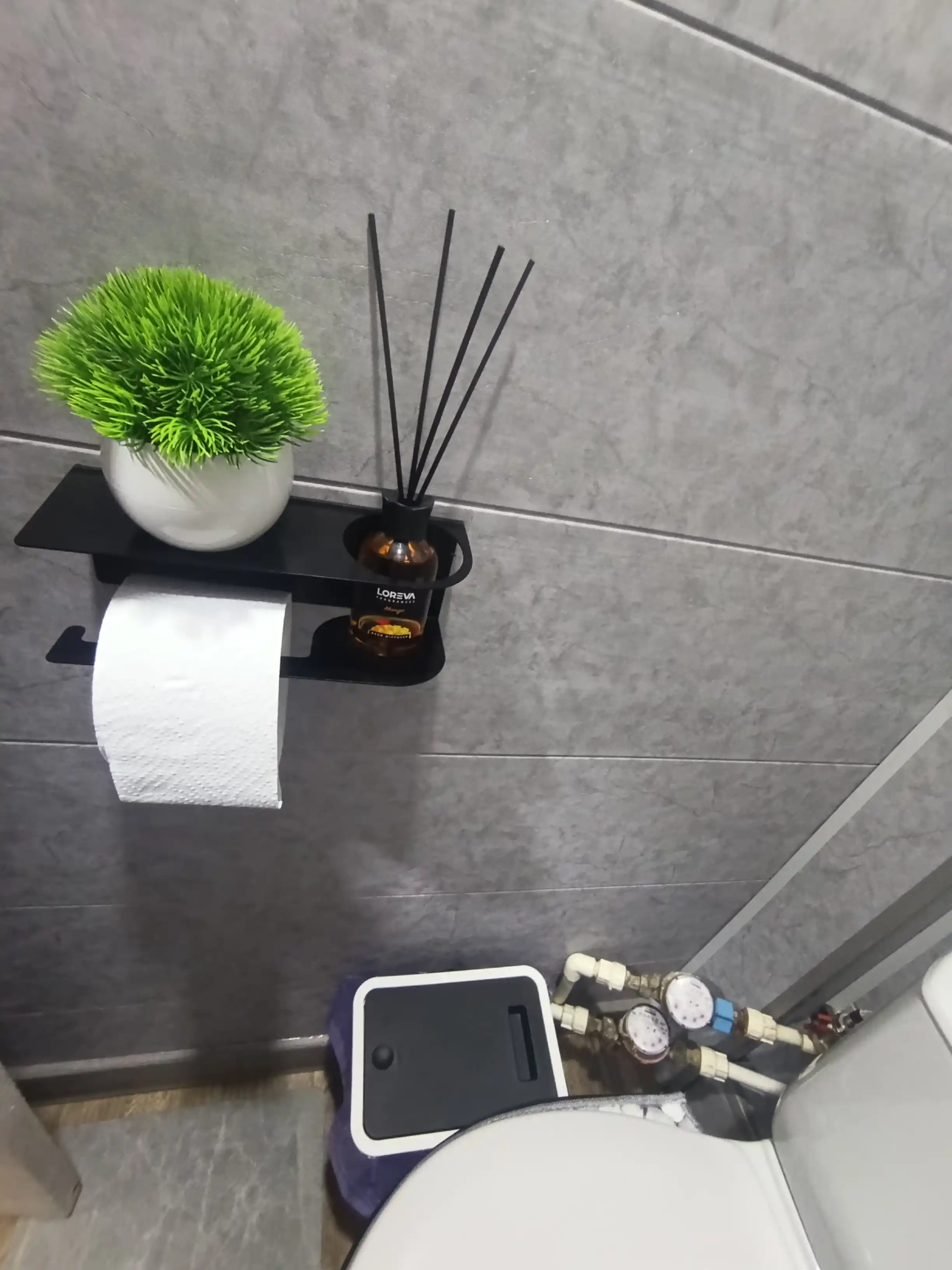 Tuvakdagi sun’iy manzarali o‘simliklar, uy va interyer uchun gullar