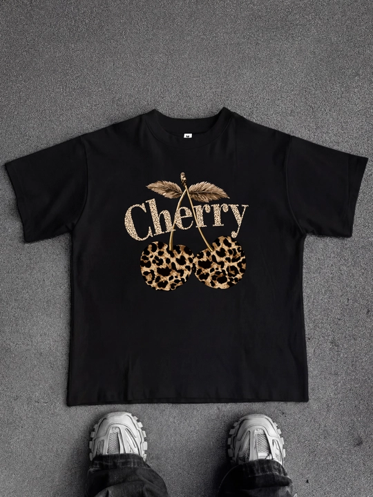 Miconic qora oversayz futbolka, leopard uslubidagi giloslar va Cherry yozuvi tasvirli - 