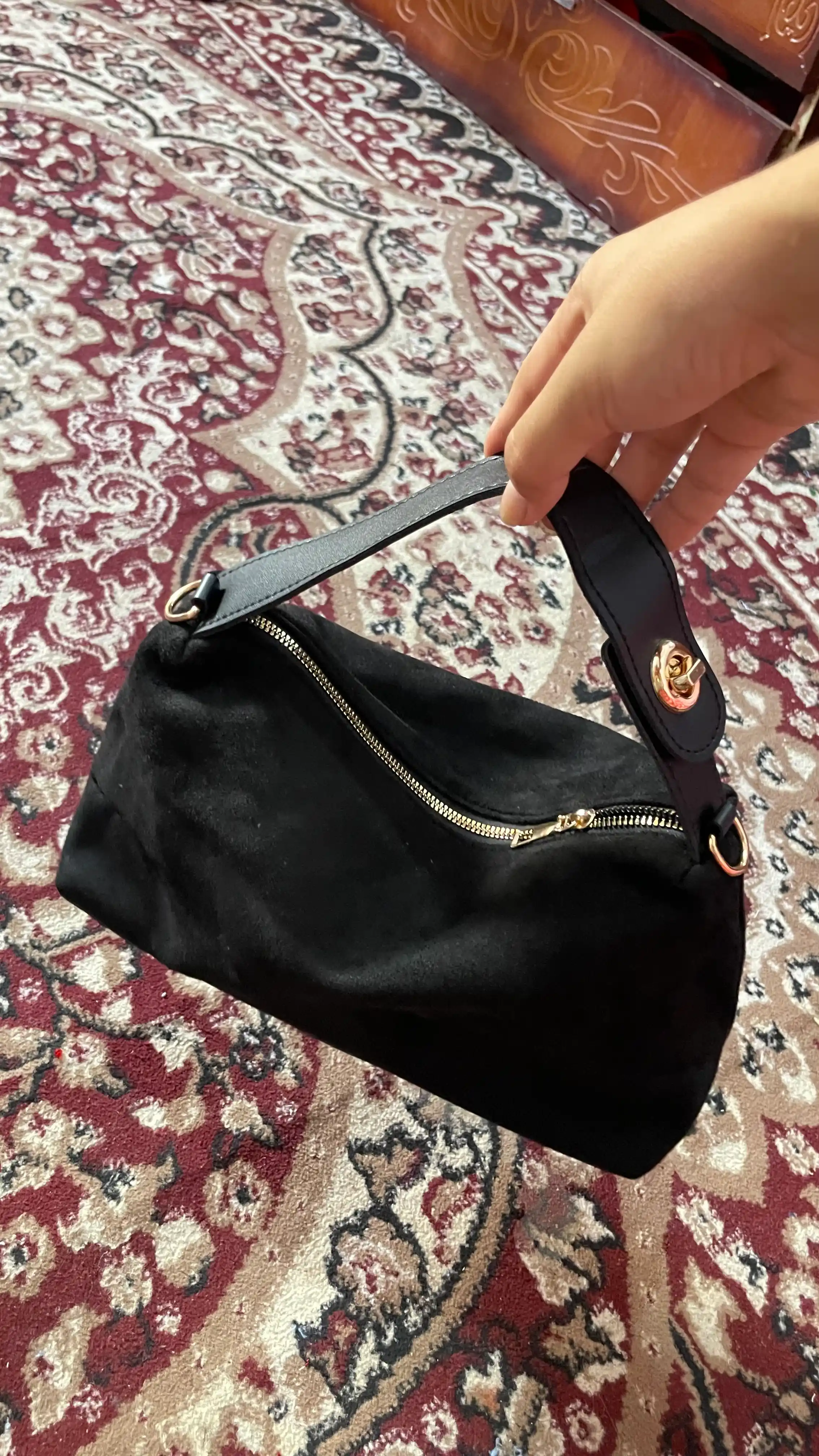 Ayollar sumkasi, zamsh, yelkaga osiladigan, yumshoq, Xobo, jigarrang, qora, to‘q sariq