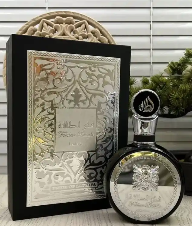 Fakhar Black  Lattafa arab parfyumeriyasi, 100 ml, erkaklar uchun parfyum suvi