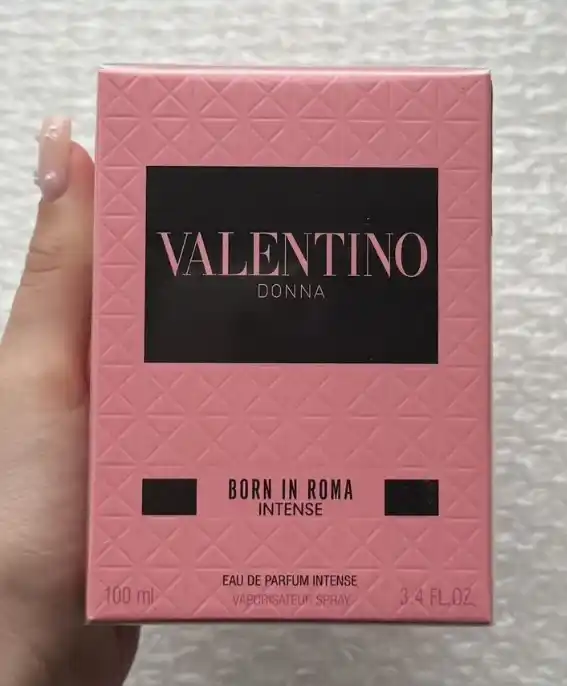 Женские духи Valentino BORN IN ROMA DONNA 100мл ноты мандарина