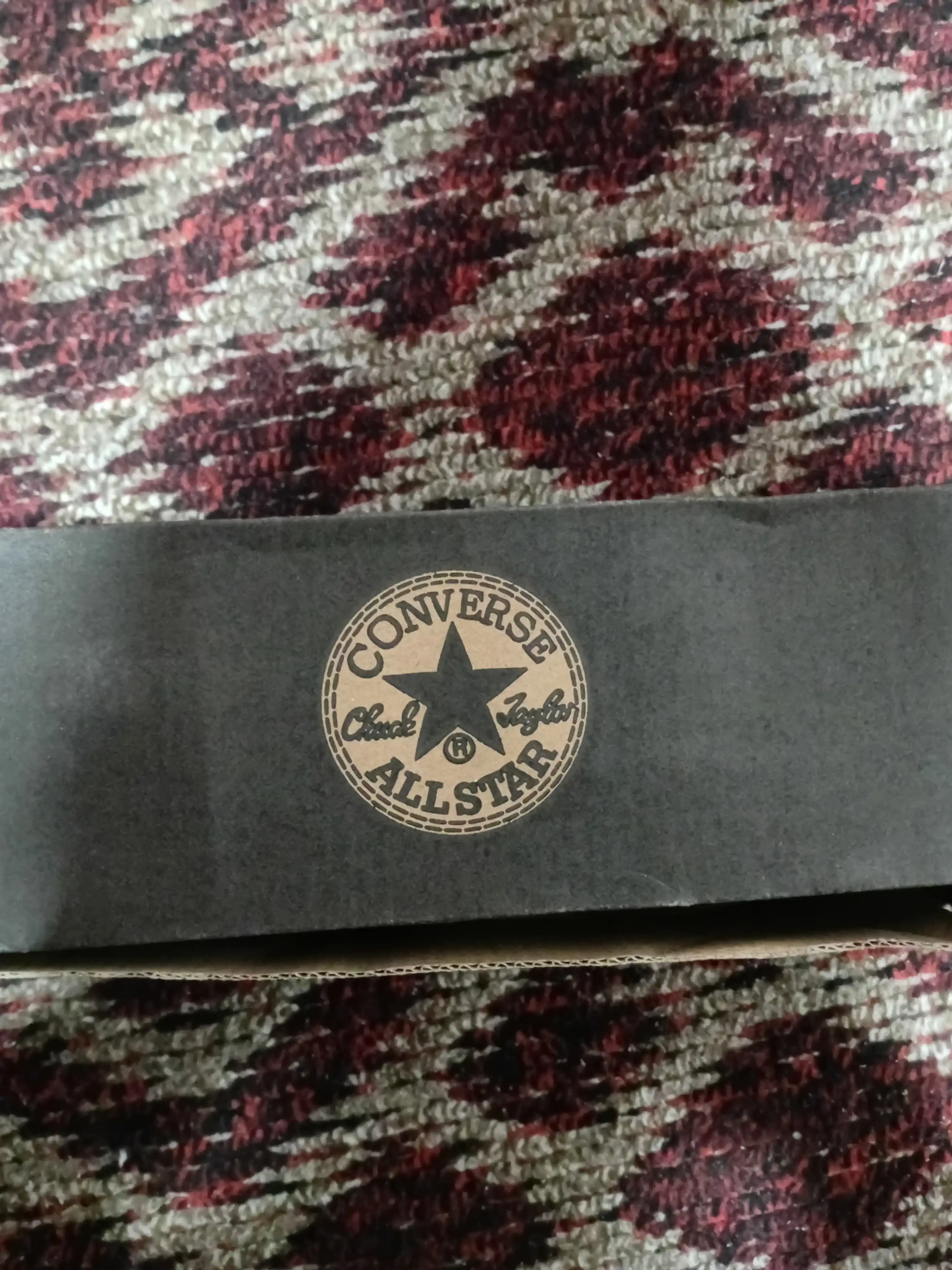 Kedalar Converse sport uchun, yoz-kuz-bahor mavsumi uchun
