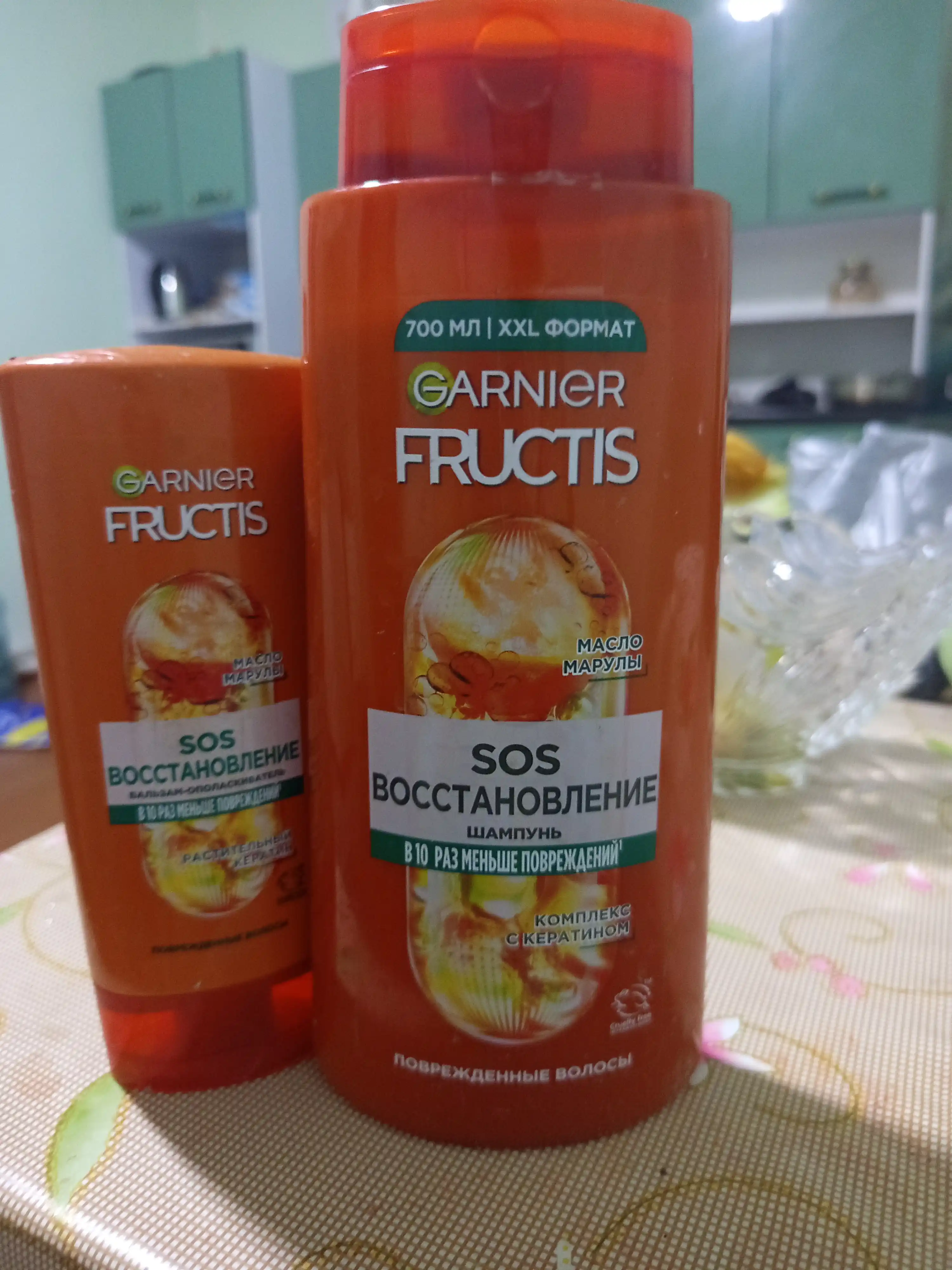 Sochlar uchun balzam Fructis Sos-tiklash, 200 ml