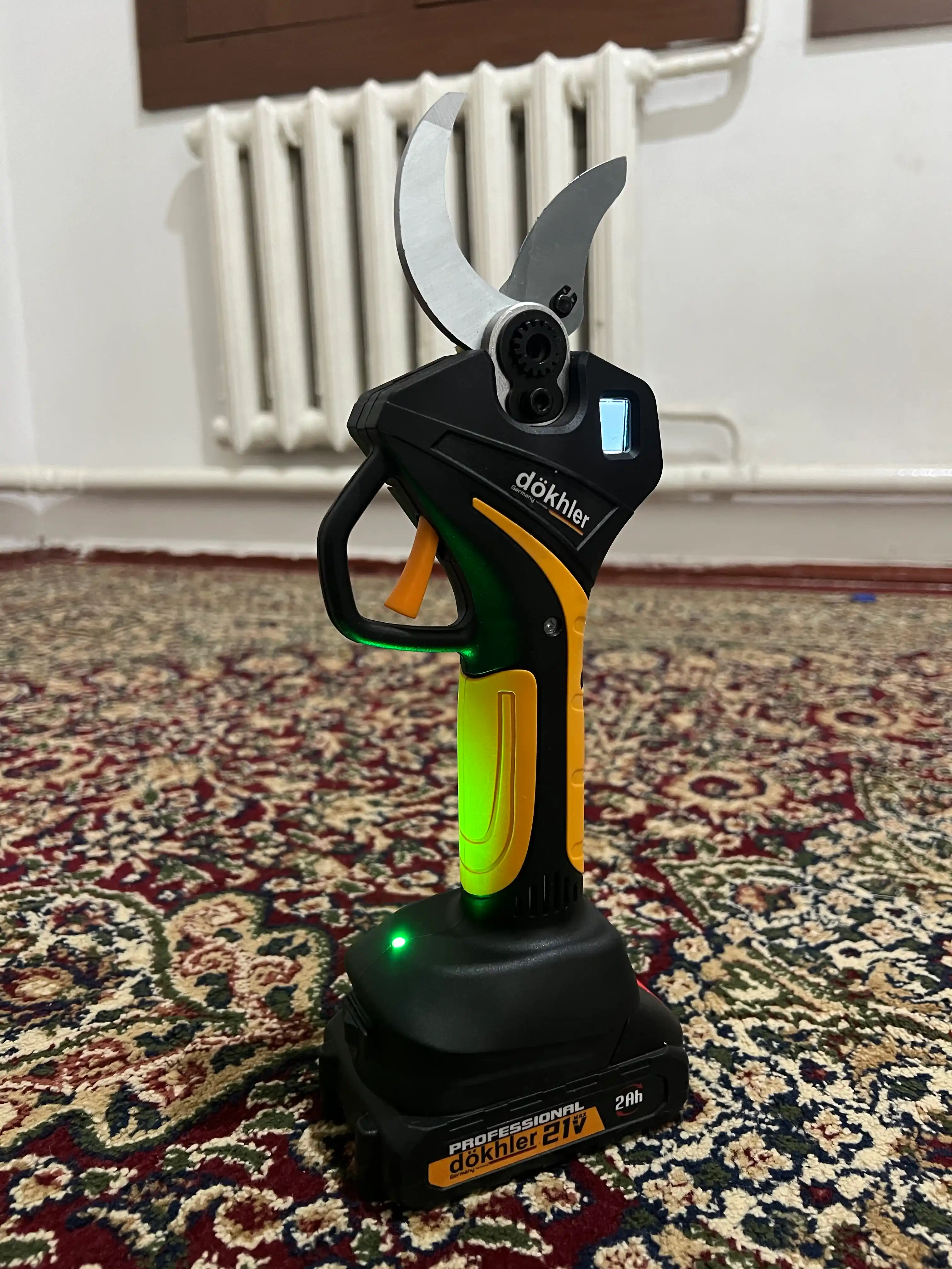DÖKHLER 2 в 1  Professional 21V — аккумуляторный секатор