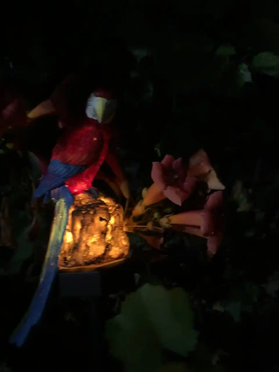 Quyosh batareyali bog‘ chirog‘i-figura, tipratikan, to‘tiqush, boyo‘g‘li, flamingo
