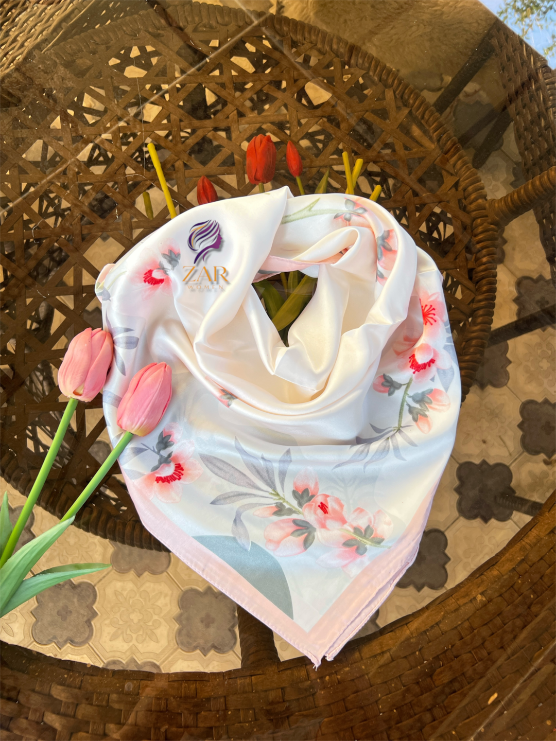 Ayollar bandanasi, ro‘mol yumshoq, yoqimli atlasdan tayyorlangan, Xitoy, o‘lchami 67x67 sm - 