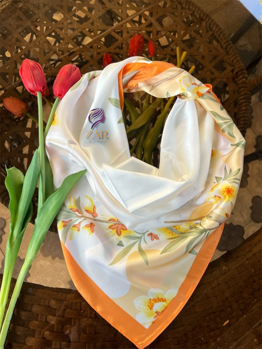 Ayollar bandanasi, ro‘mol yumshoq, yoqimli atlasdan tayyorlangan, Xitoy, o‘lchami 67x67 sm