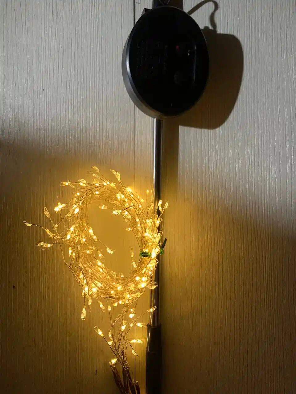 Quyosh batareyasida ishlaydigan Shudring-Yomg‘ir bog‘ chirog‘i, 200 LED, 75 sm, iliq yorug‘lik