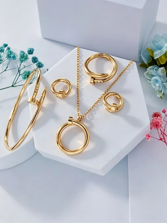 Cartier uslubidagi to‘rt qismli taqinchoqlar to‘plami marjon, bilaguzuk, sirg‘a va uzuk - 