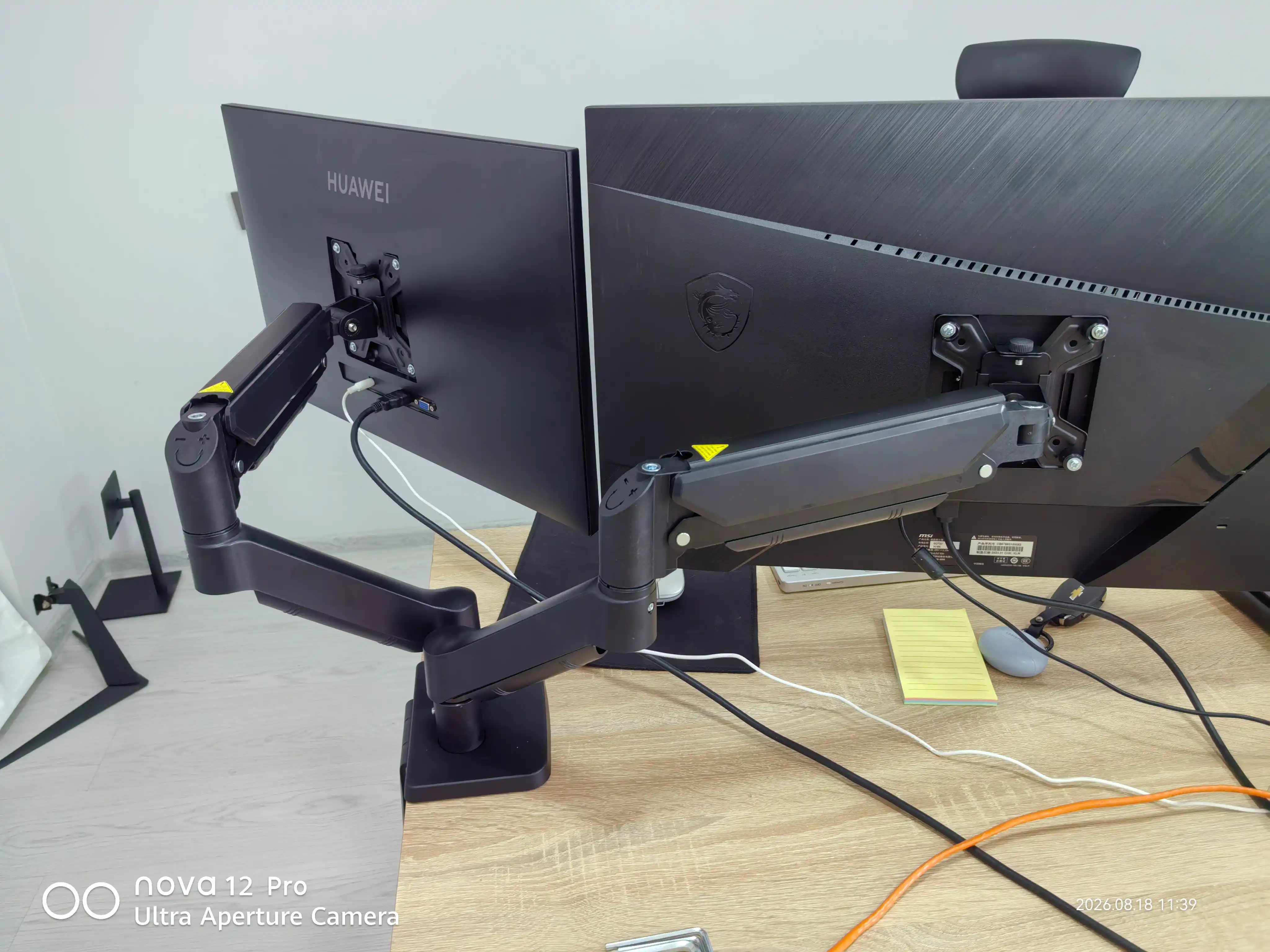 Monitorlar uchun stoyka 13–32 dyuym M252D