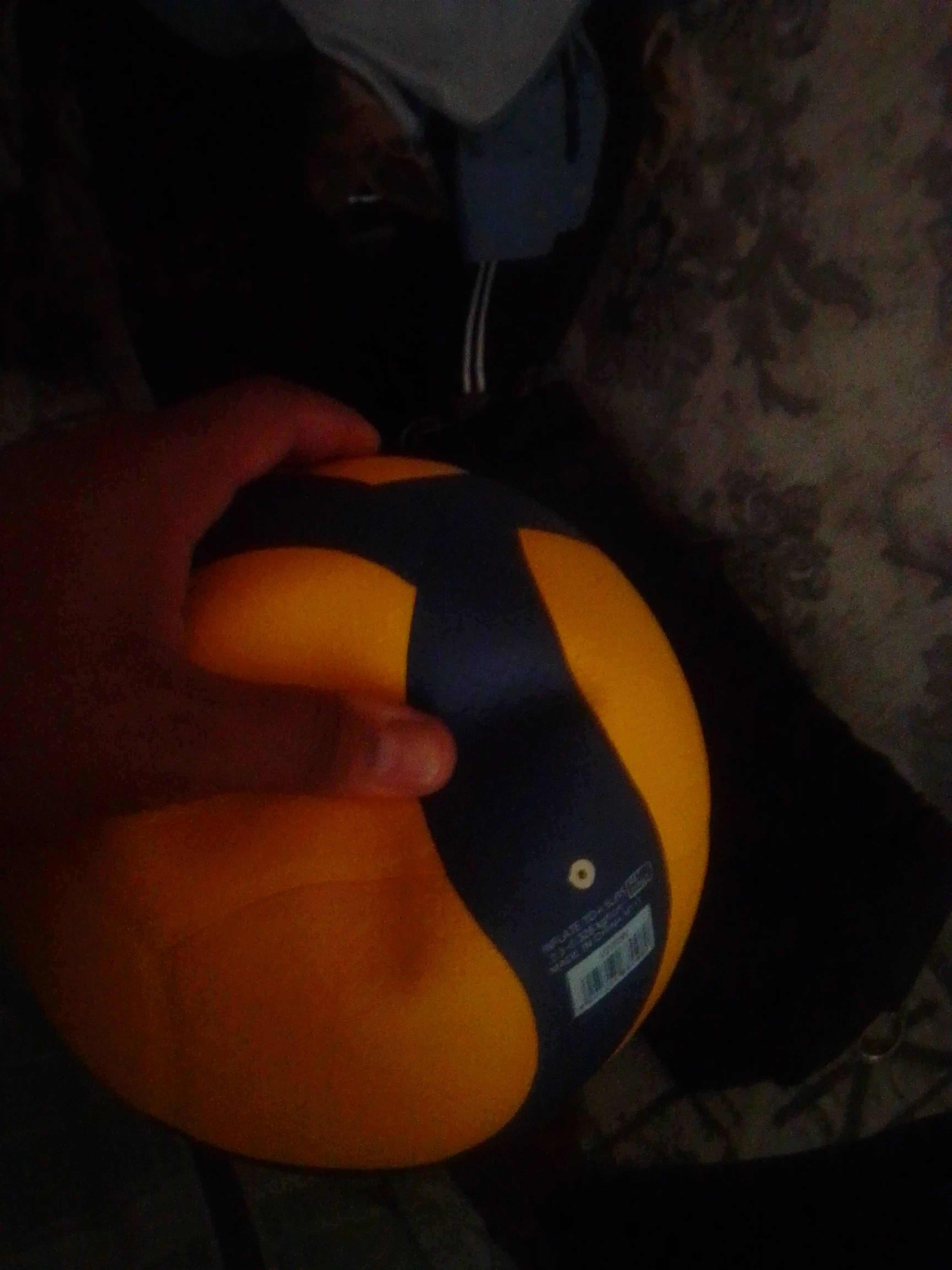 MIKASA V200W voleybol topi – professional darajadagi standart o‘lcham va yuqori sifat