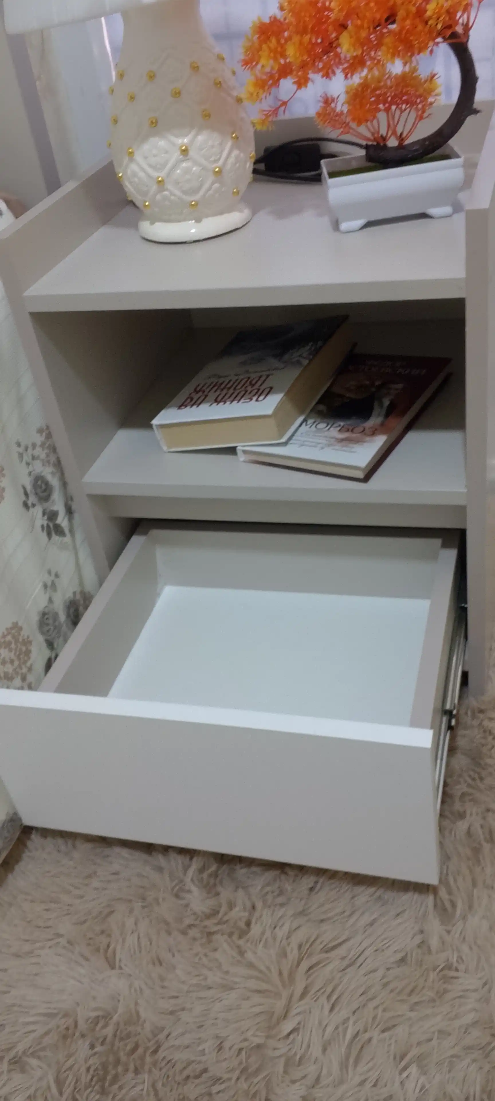 Yeva - Karovat yonidagi tumba  yig'ilgan holda, LDSP