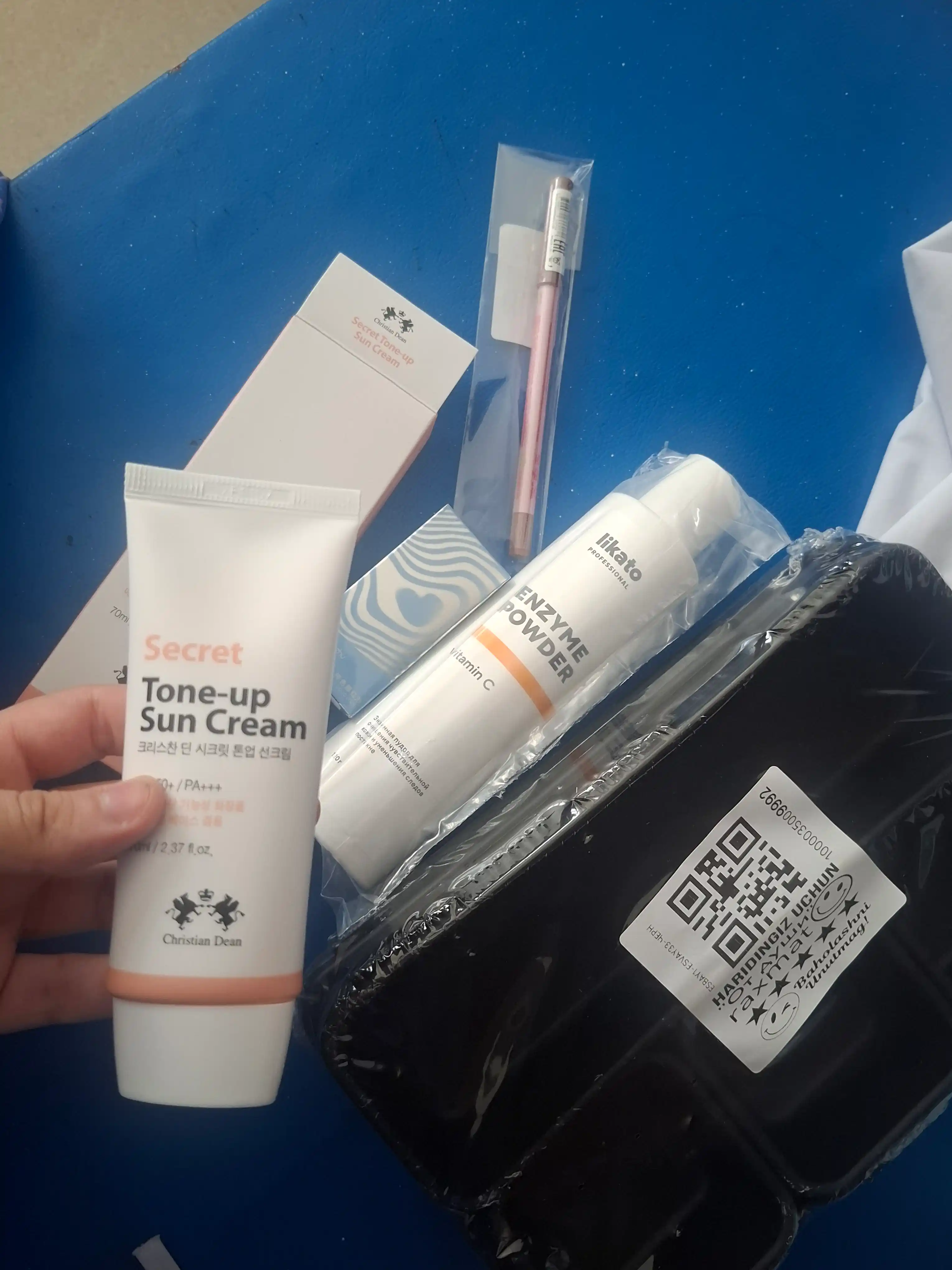 Quyoshdan himoyalovchi va tekislovchi krem Secret Tone-Up SPF 50+ Christian Dean, SPF50+, 70 ml