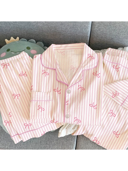 Ayollar uchun 3 qismli pijama to‘plami: ko‘ylak, shortik va shim