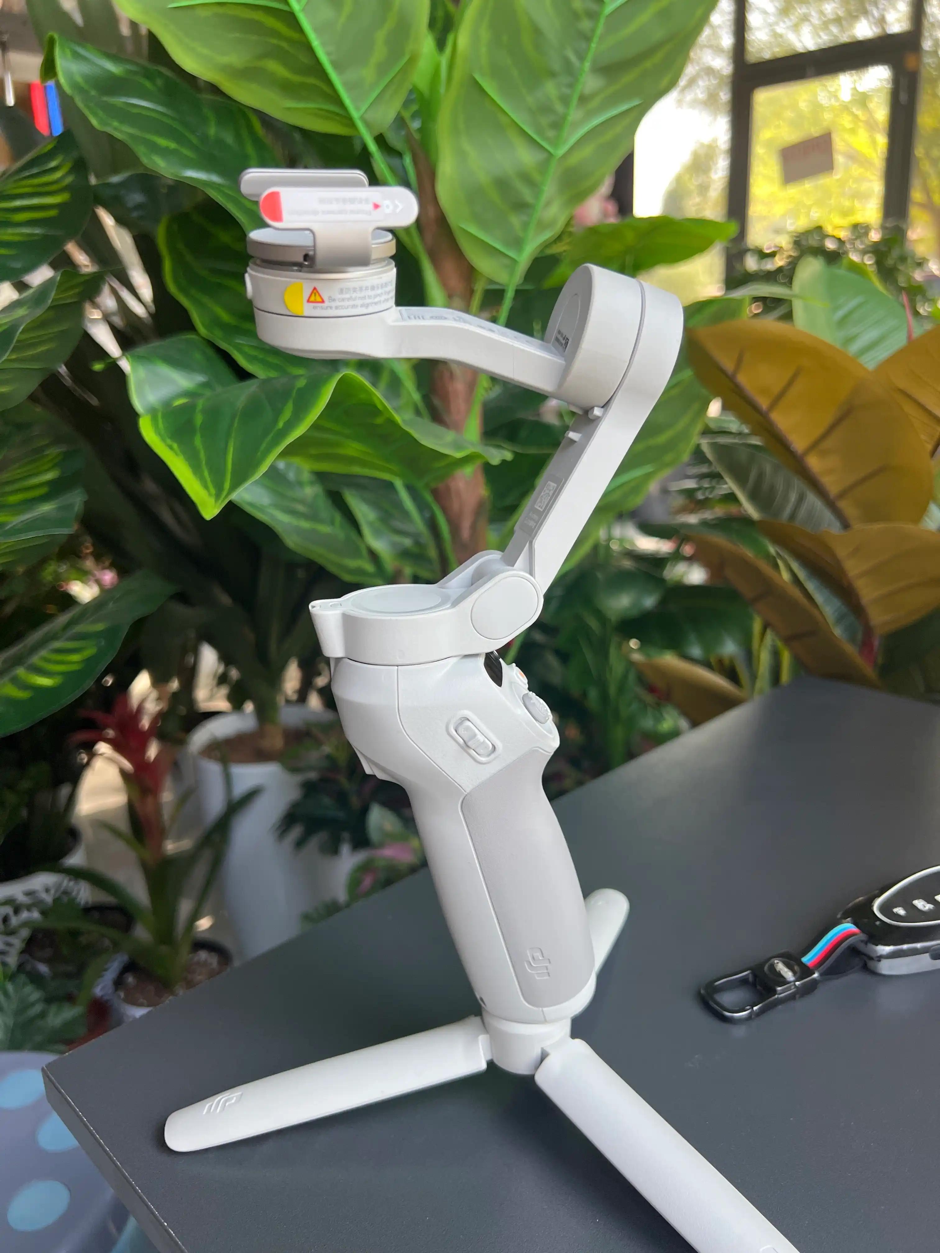 Стабилизатор DJI Osmo Mobile SE для смартфона, трёхосевой, для фото и видеосъёмки
