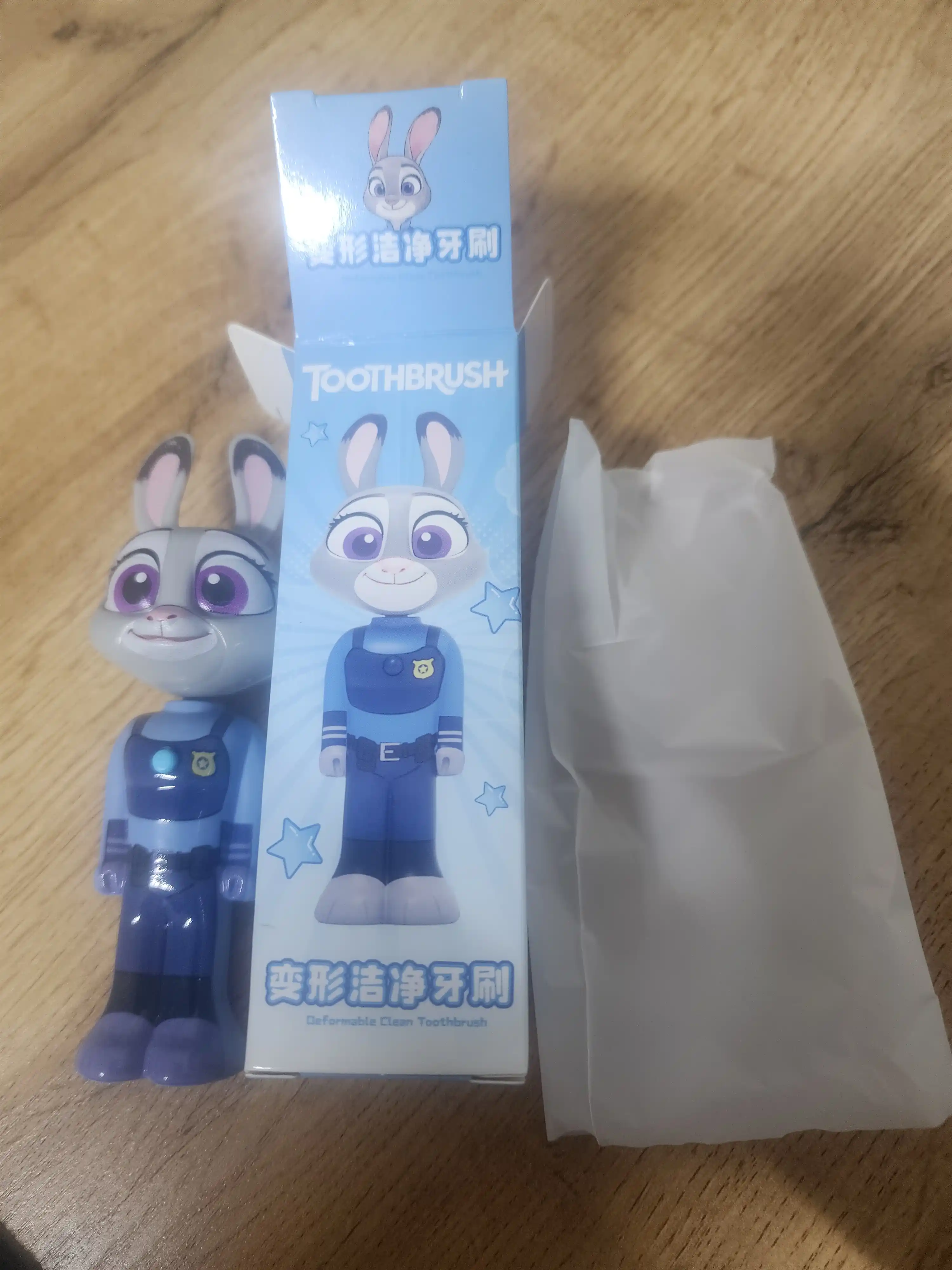 Детская зубная щетка ZOOTOPIA 2 в 1 — с футляром, мягкими щетинками, контейнером-футляром