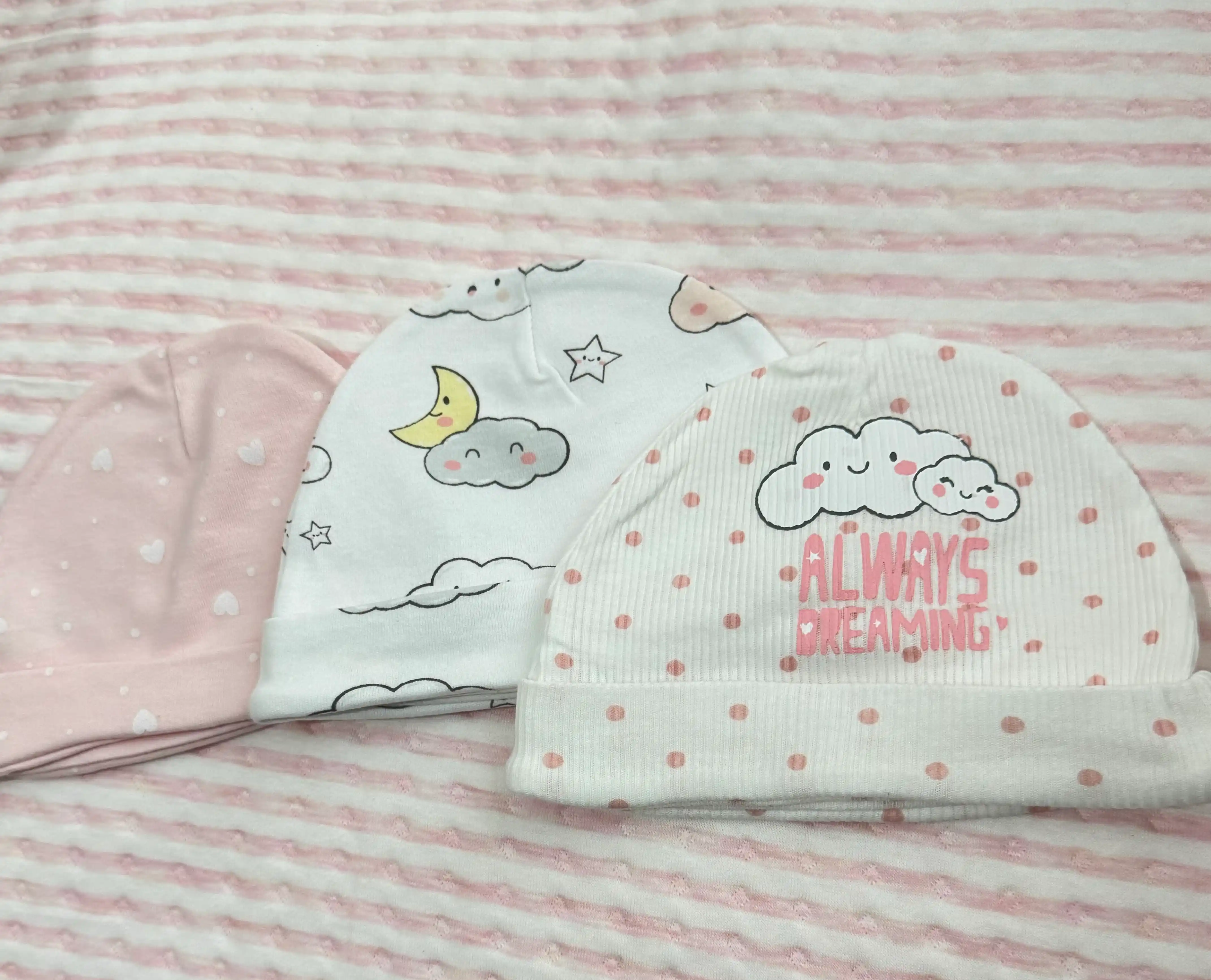 Шапочки для новорожденных, 3 штуки