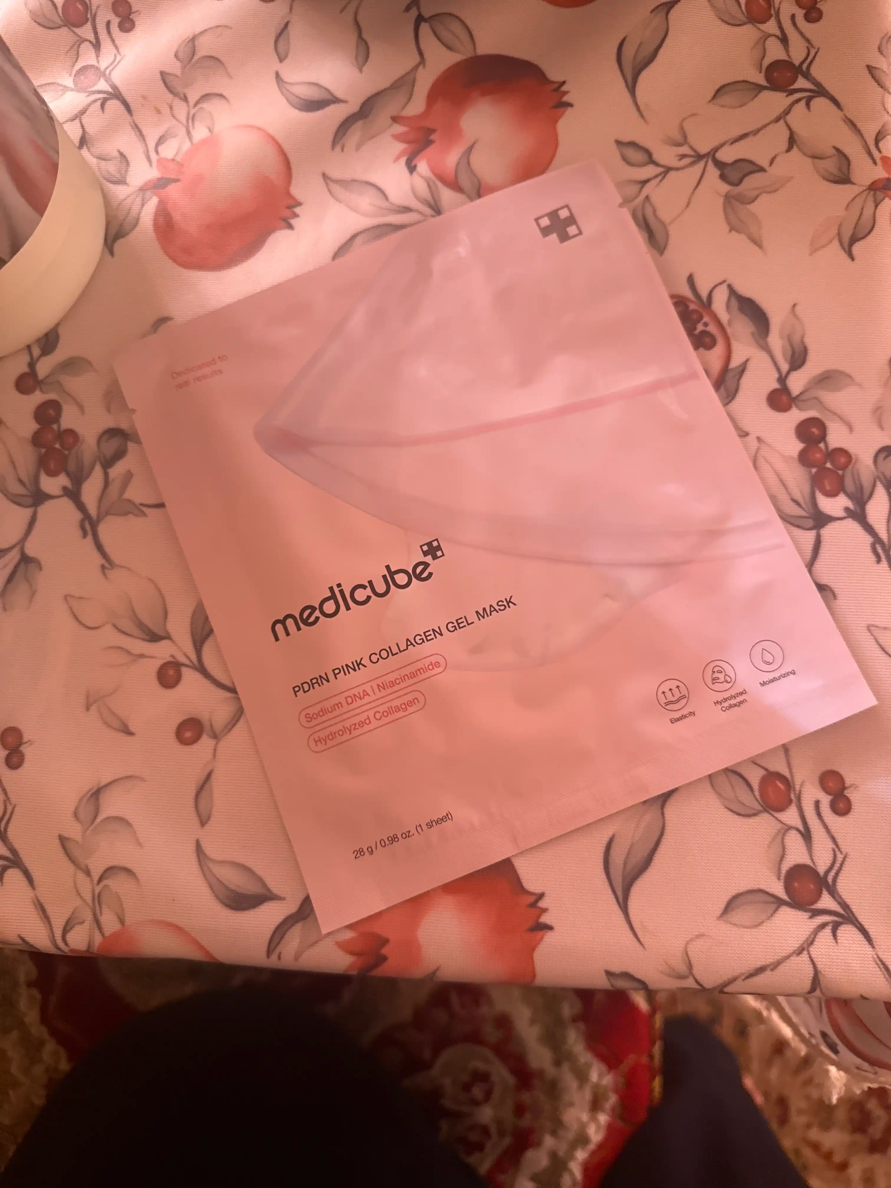 Маска для лица Medicube с коллагеном, PDRN, витамин C, пептиды, азелаиновая кислота