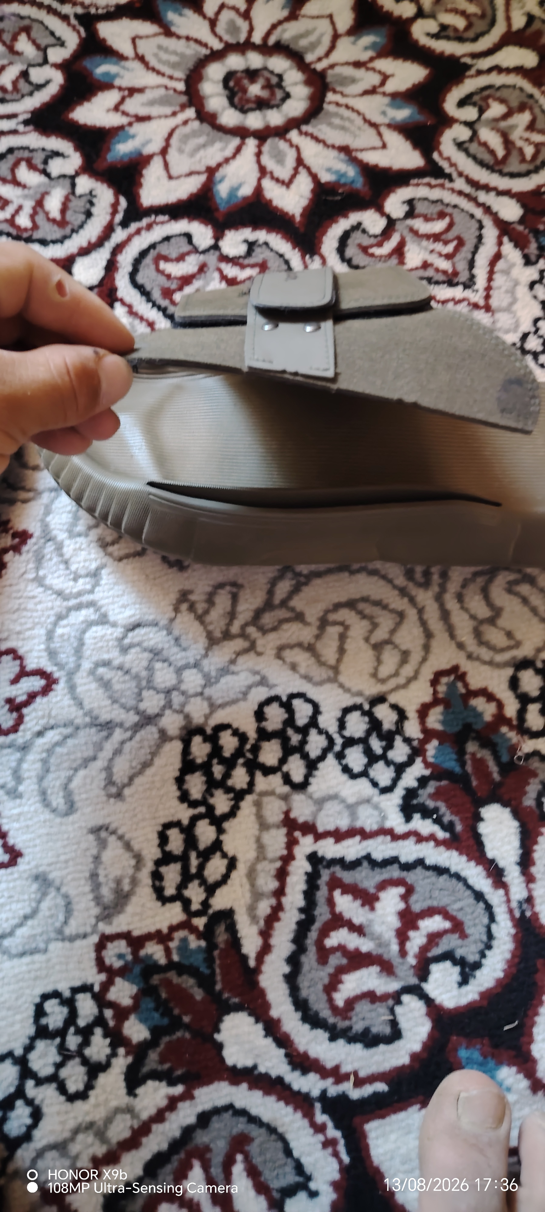 Мужские шлепанцы с верхом из эко-кожи и резиновой подошвой
