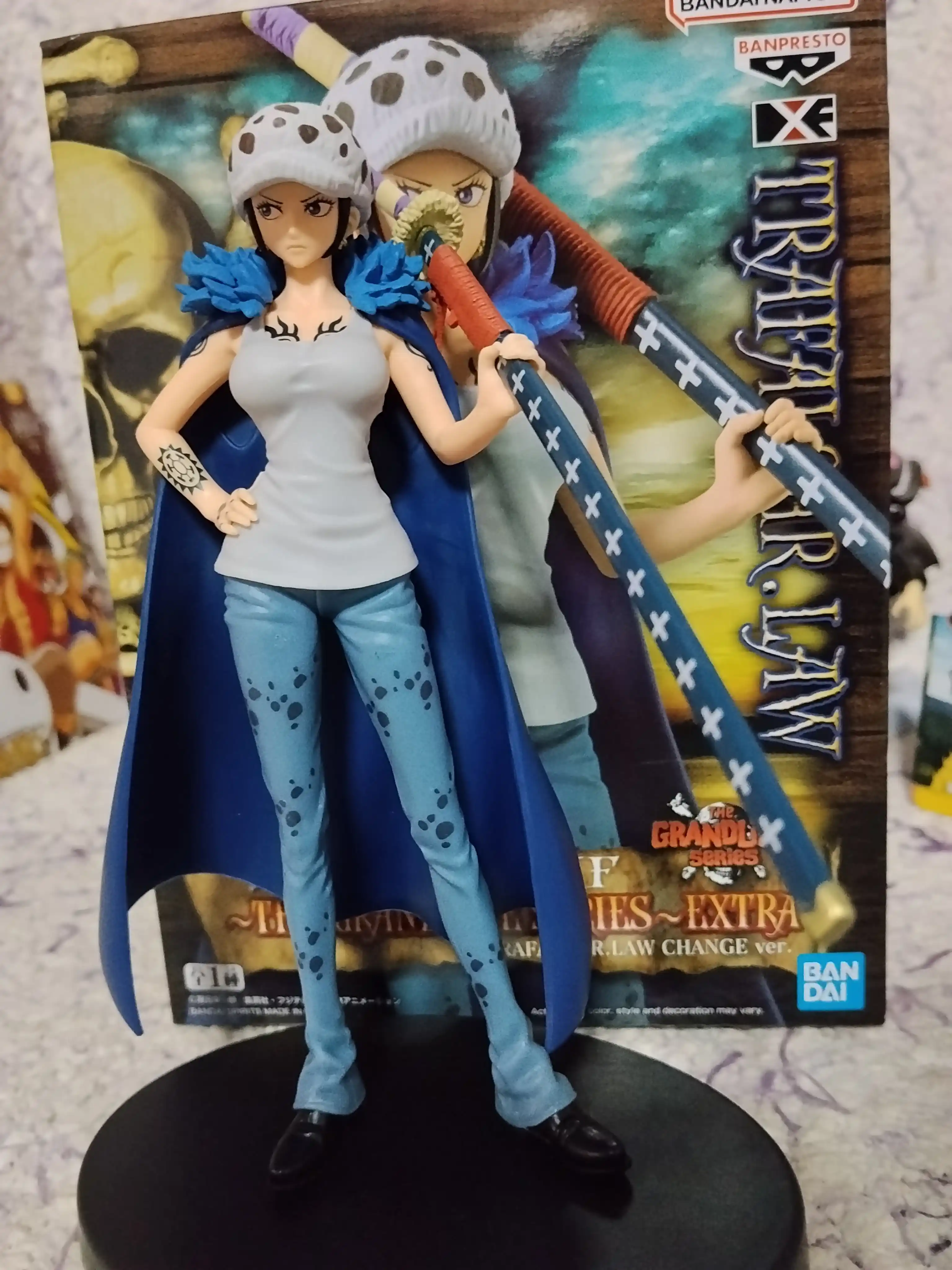 Trafalgar D. Water Law ayolcha versiyasi figurkasi -16 sm