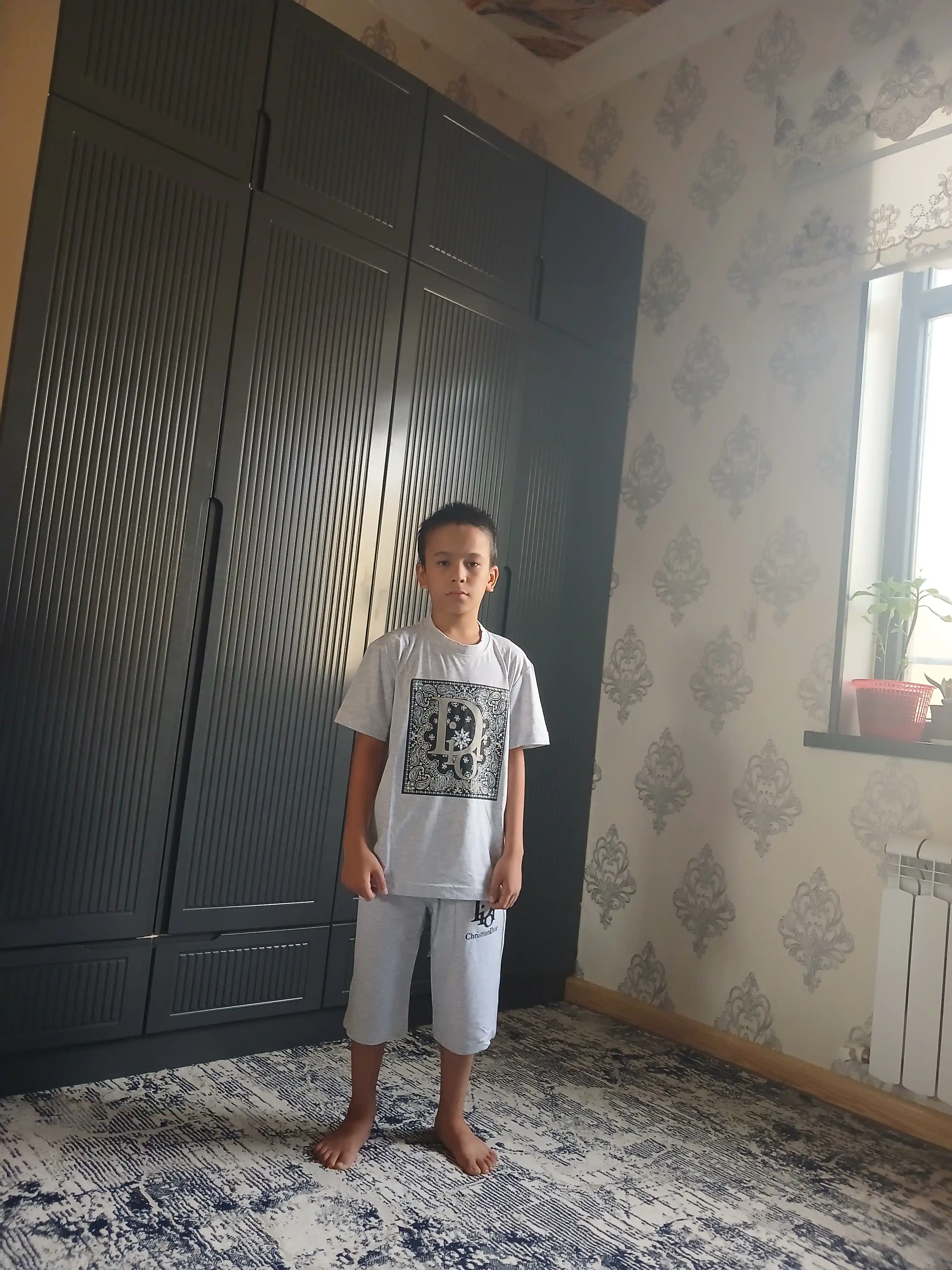 8-12 yoshli o‘g‘il bolalar uchun yozgi kostyum, futbolka va shortilar to‘plami