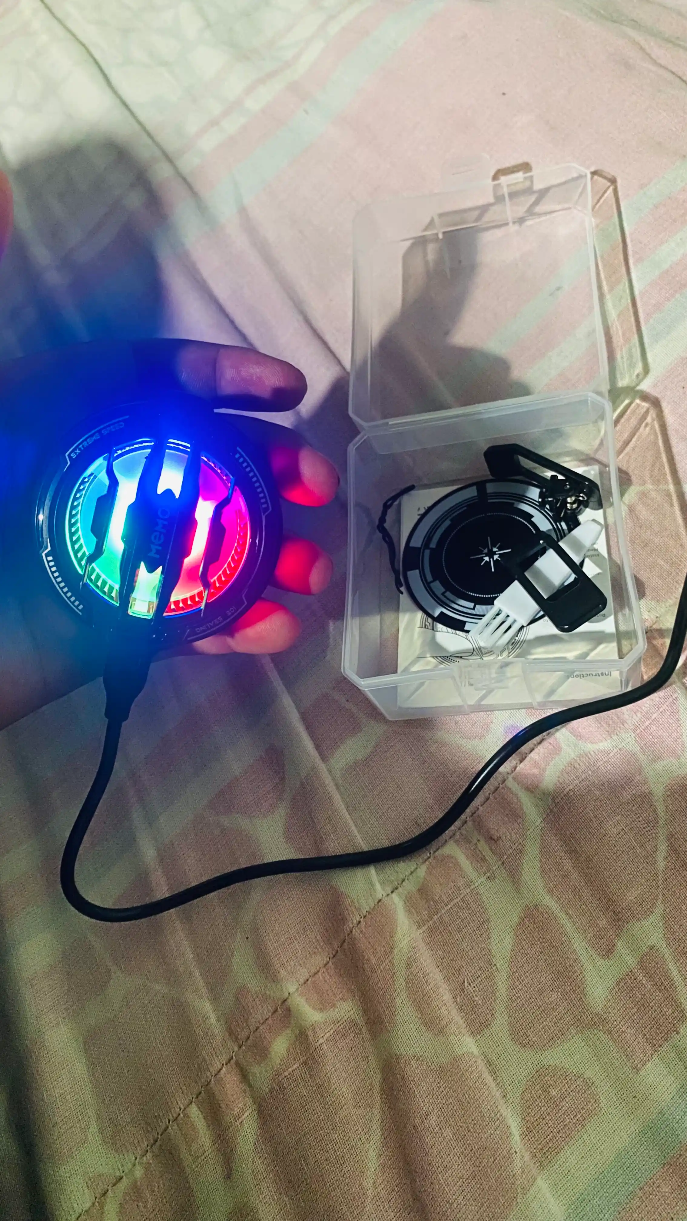Memo CX-07 telefon va uchun magnitli Kuler, RGB yoritgichli, Kuller 8000 aylanish/min