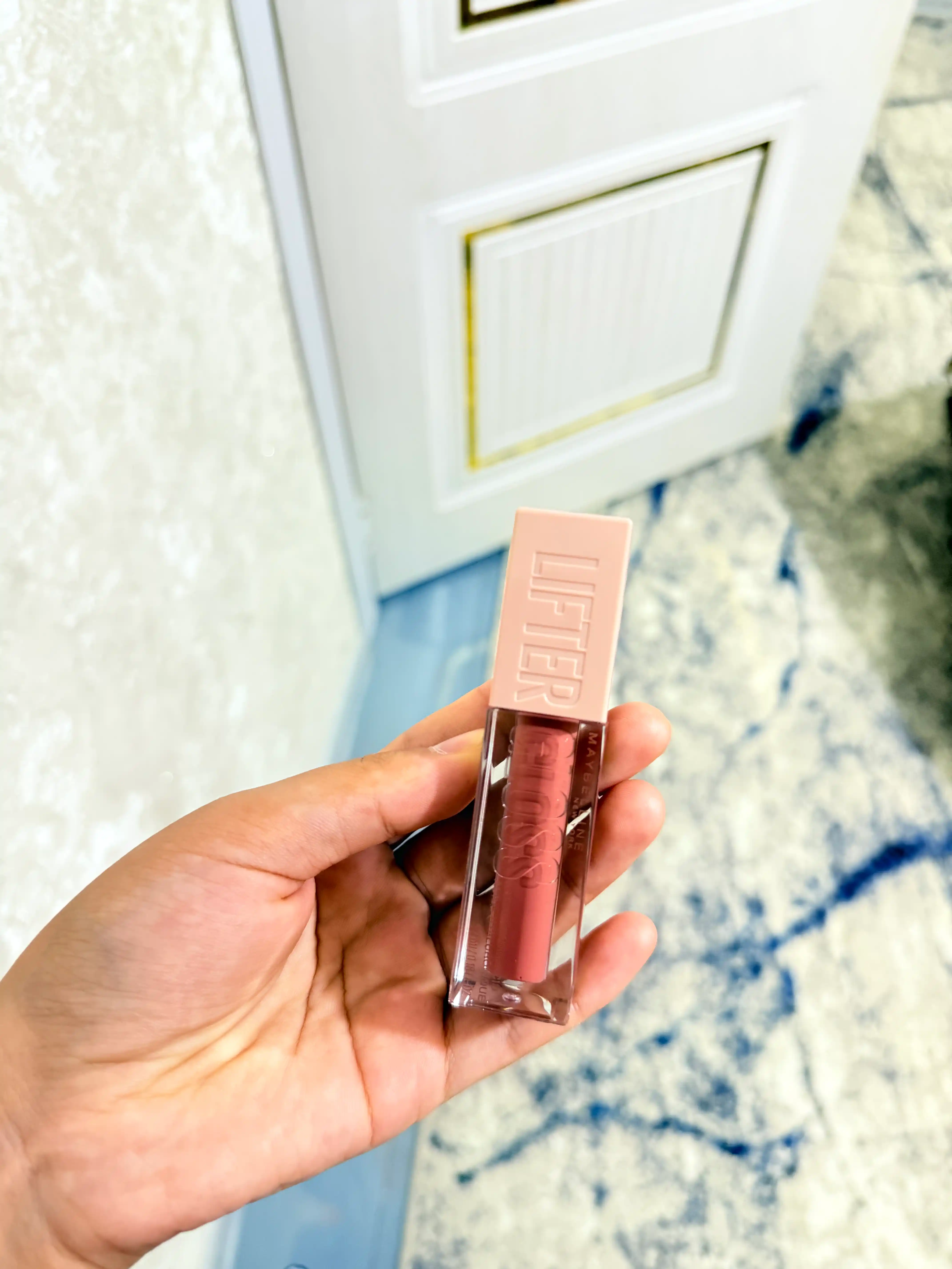 Блеск для губ Maybelline New York Lifter Gloss, тон 004 Silk, 5.4 мл