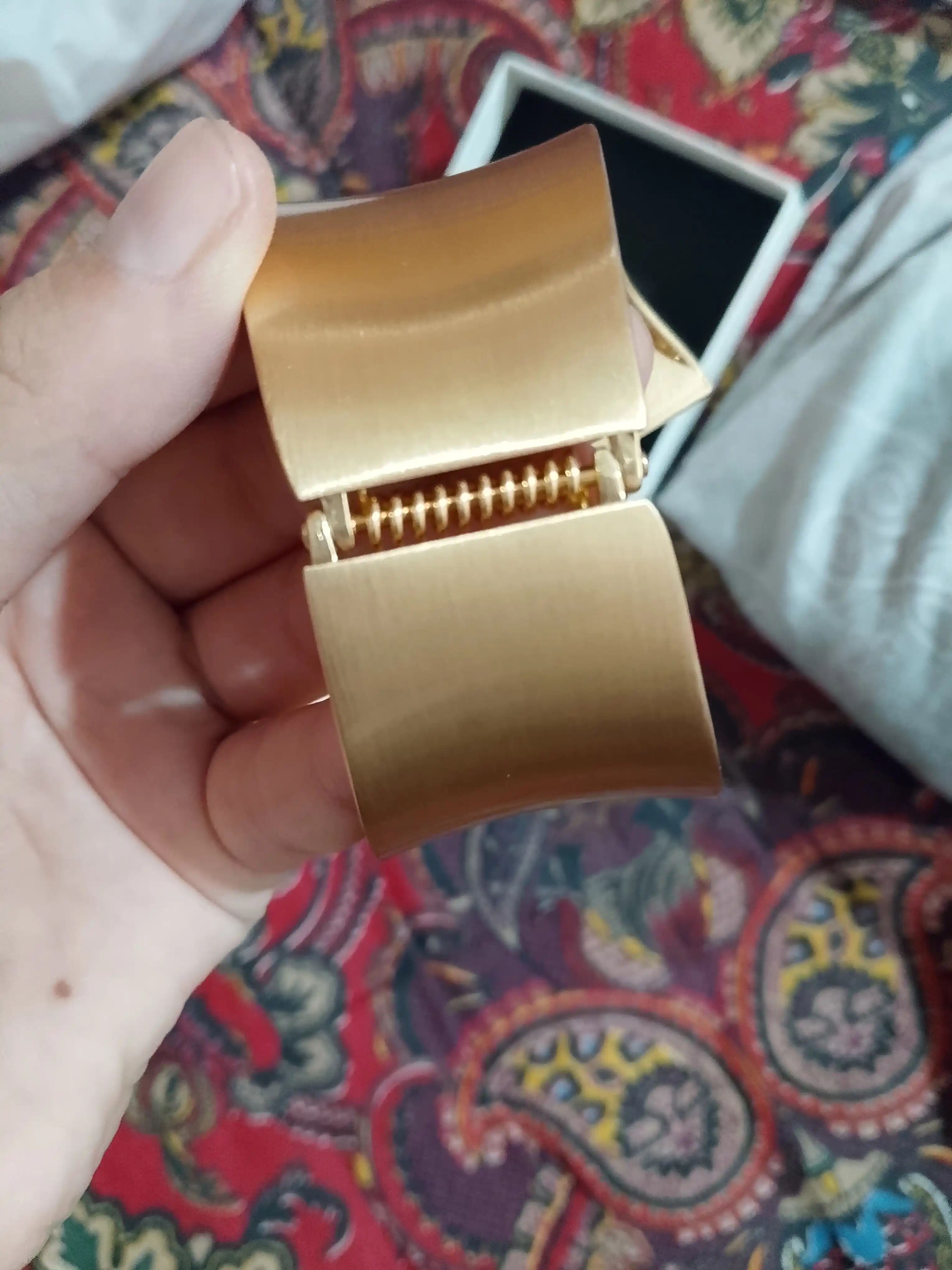 Keng va zamonaviy ayollar bilakuzuklari, oltinrang, yaxlit manjet bilakuzuk, aksessuar