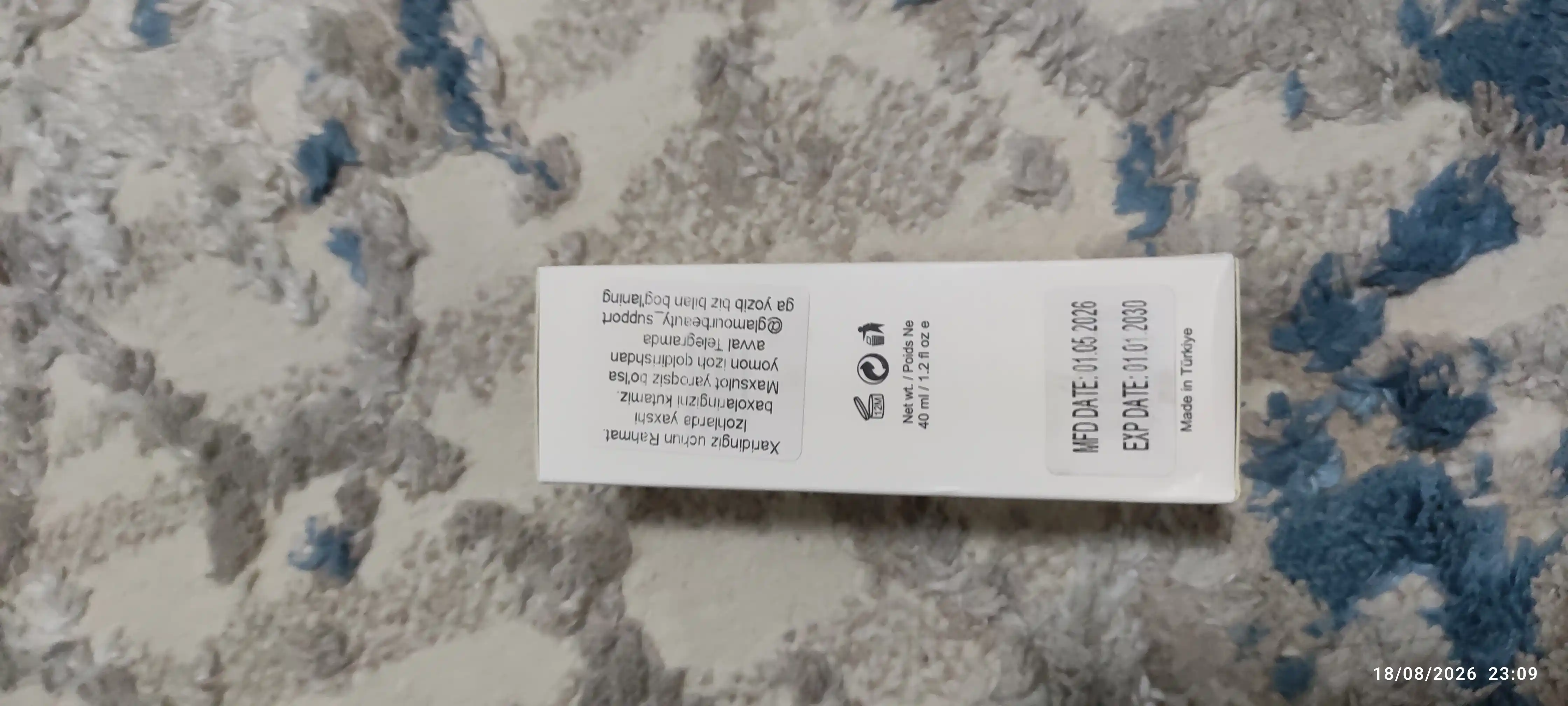 Sheglam makiyaj uchun asos, yuz uchun namlovchi tonal krem SKINFINITE 40 ml