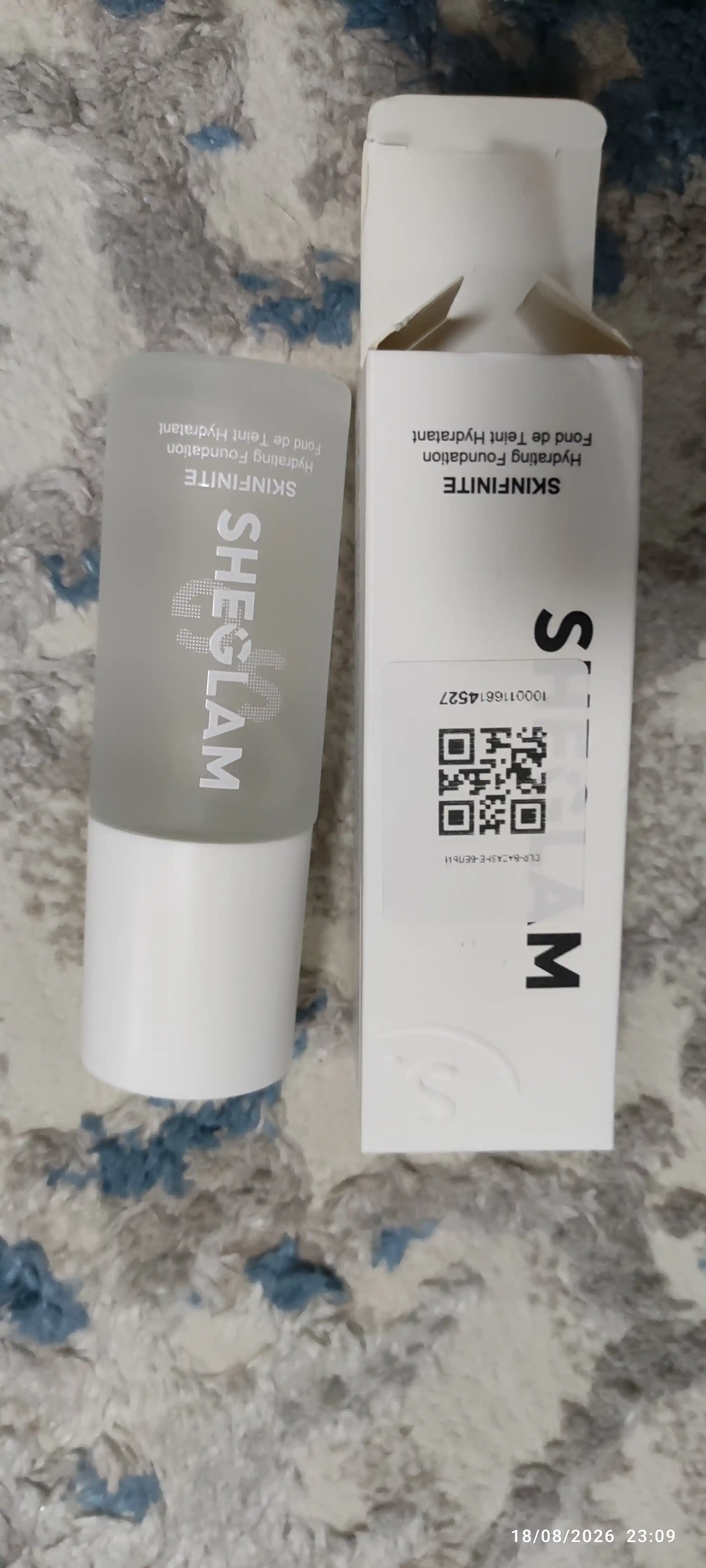 Sheglam makiyaj uchun asos, yuz uchun namlovchi tonal krem SKINFINITE 40 ml