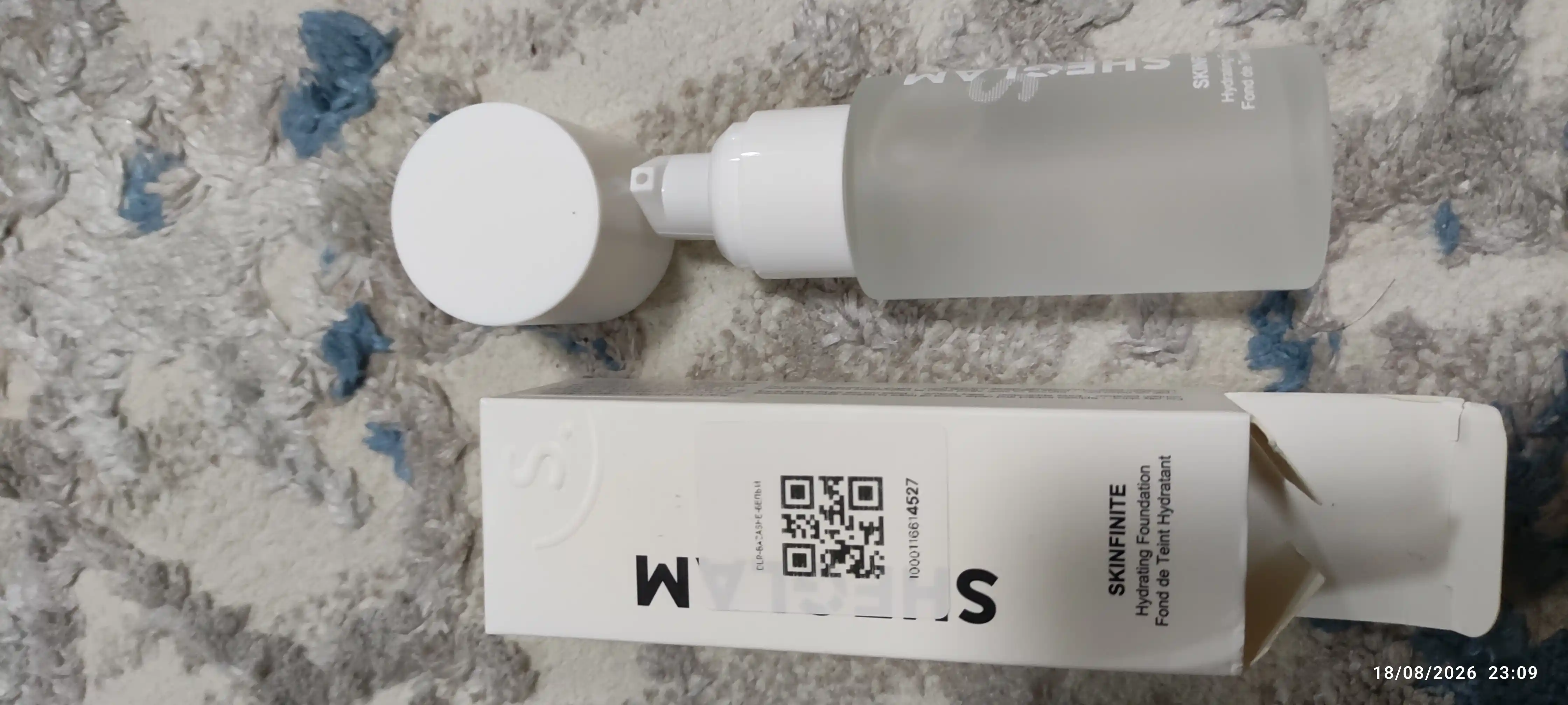 Sheglam makiyaj uchun asos, yuz uchun namlovchi tonal krem SKINFINITE 40 ml