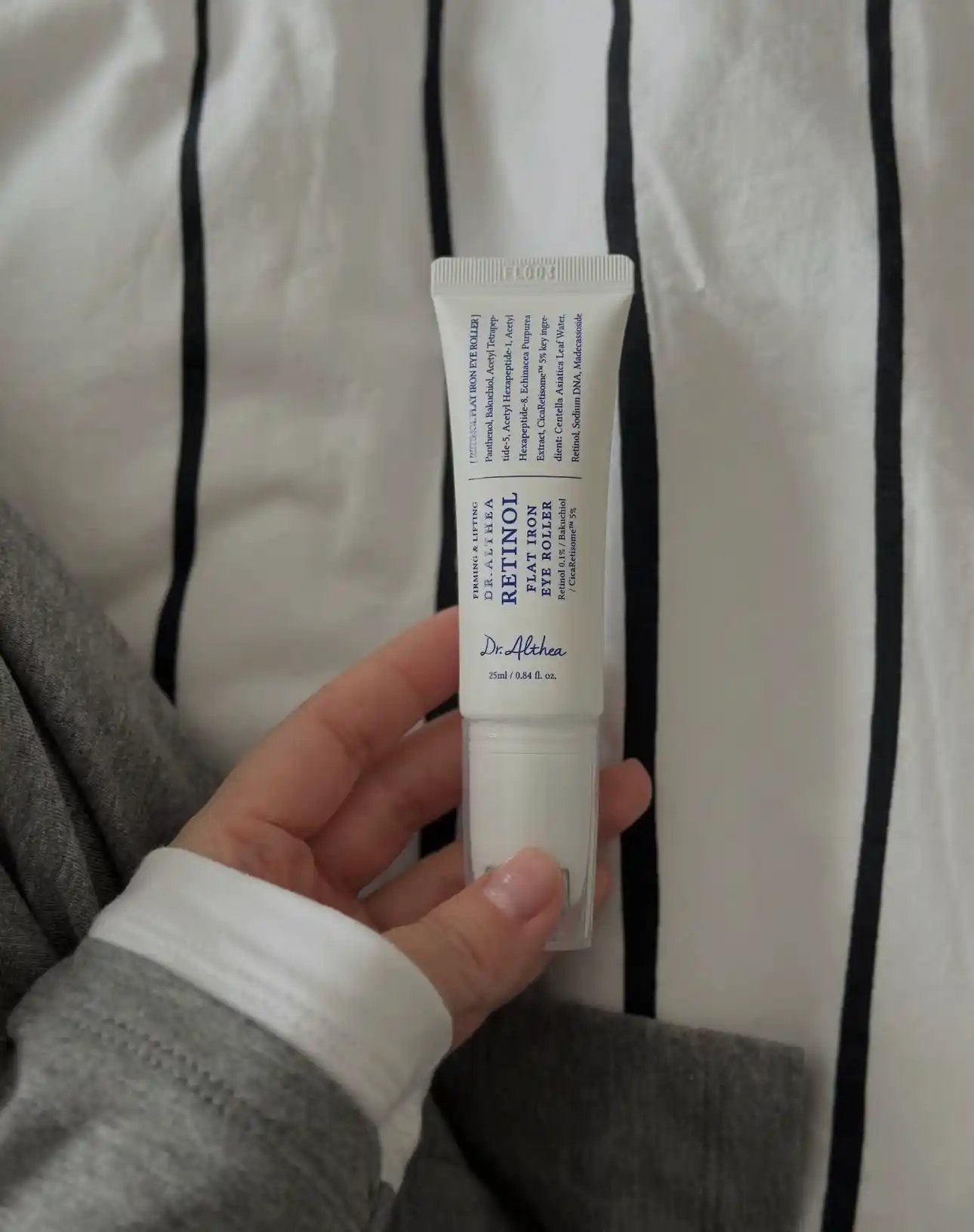 Массажный крем для век Dr.Althea Retinol Eye Roller 0,1%, от морщин и тёмных кругов, 25 мл