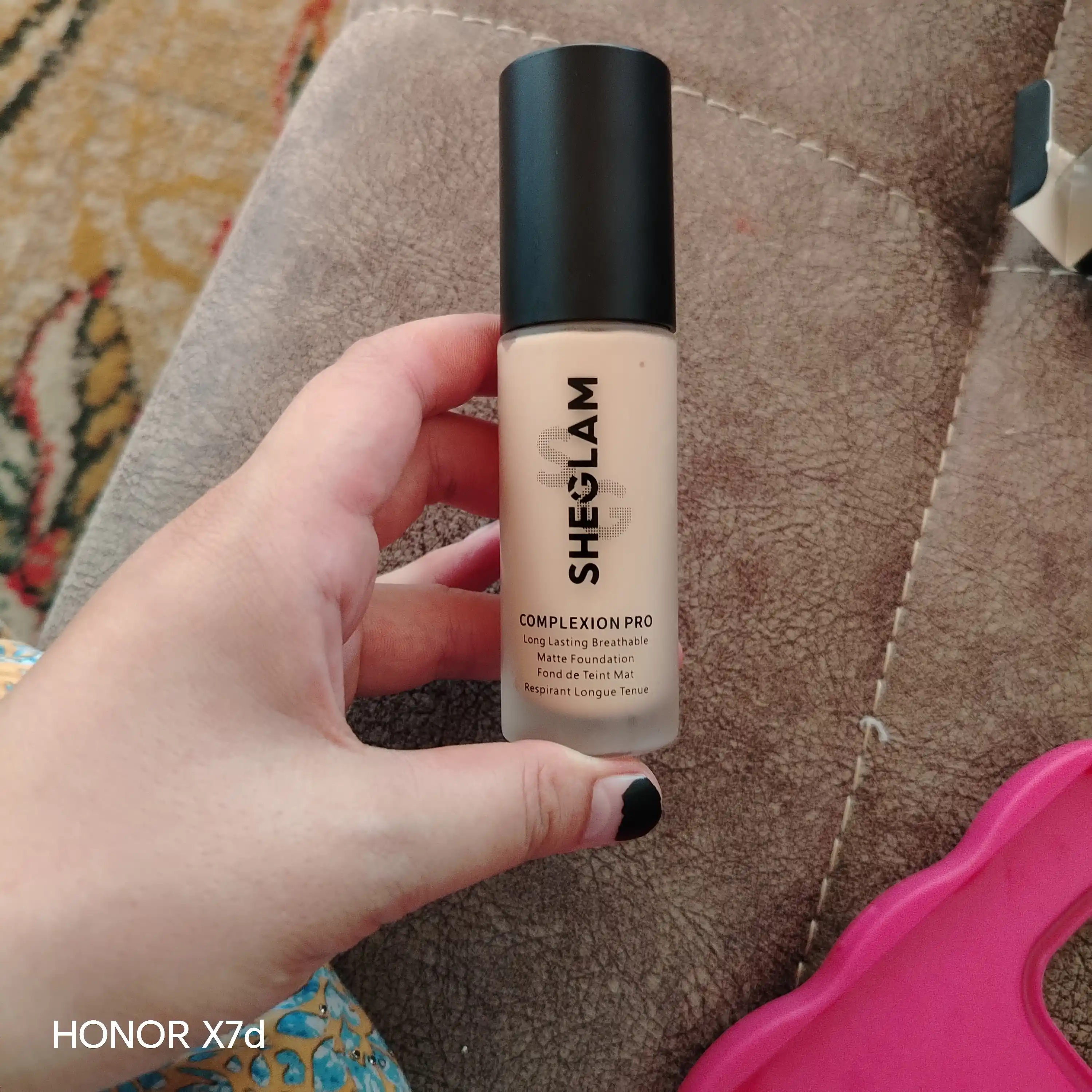 Tonal kremi SHEGLAM, asos, baza, tabiiy mot ohang, yuz terisi uchun, namlaydi, 30 ml