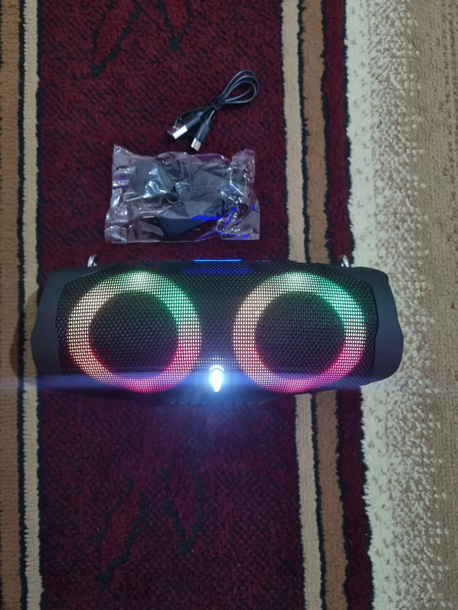 Sing-e ZQS-L22 Boombox — Portativ simsiz RGB kоlonka (10W x 2)