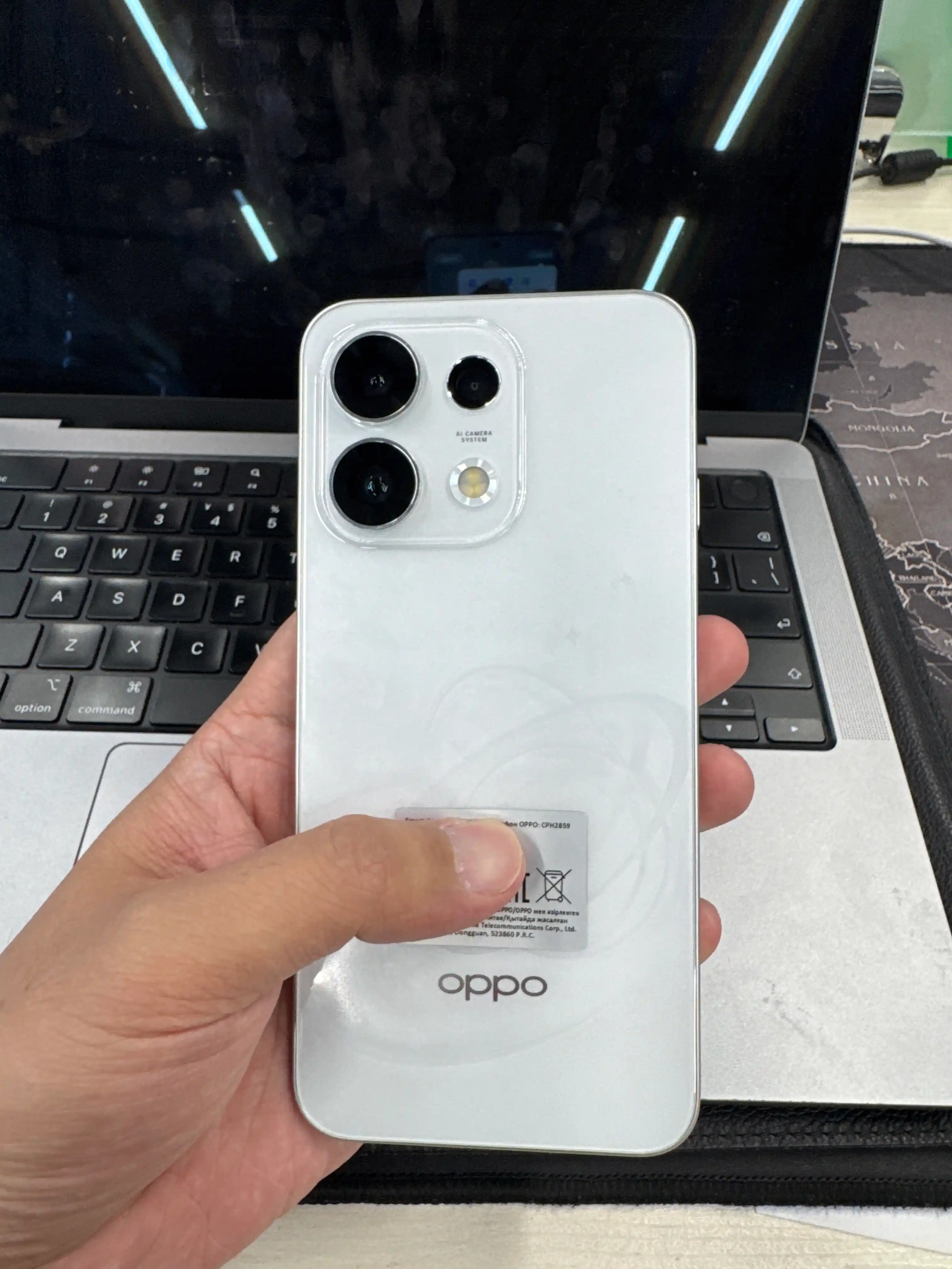 OPPO Reno16 F 5G 8/256 ГБ AMOLED 120 Гц, камера 50 МП, батарея 7000 мА·ч