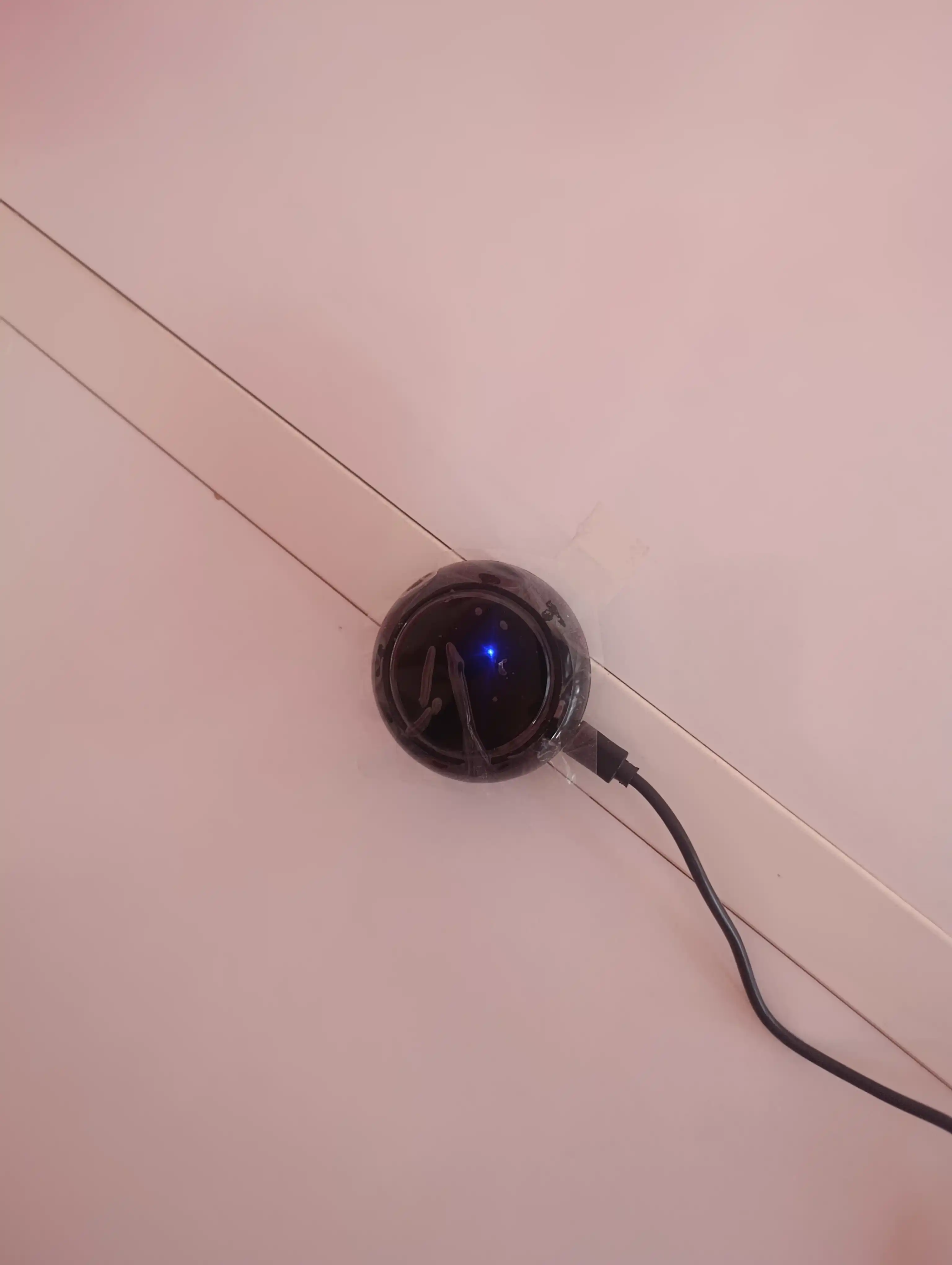Texnikani telefon va Alisa orqali boshqarish uchun Tuya Wi-Fi aqlli pulti
