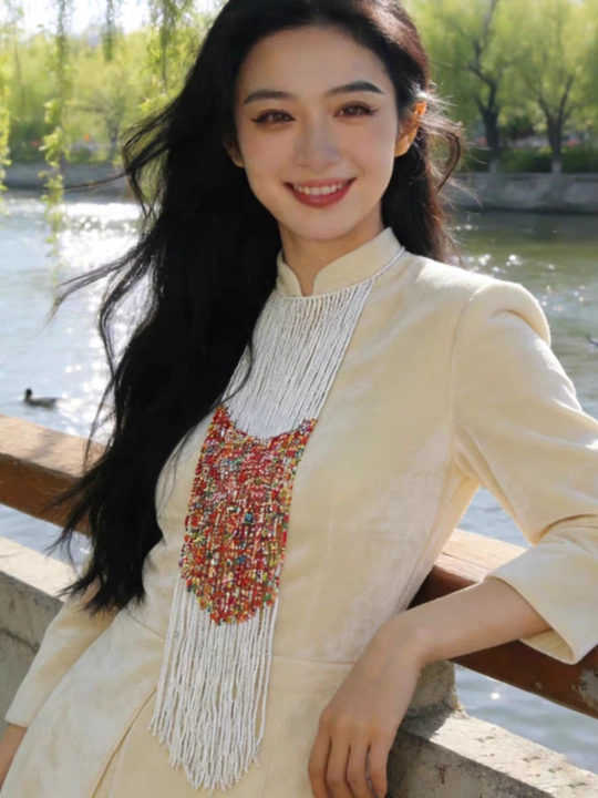 Bo'yin uchun ajoyib taqinchoqlar