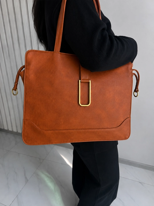 Ayollar uchun shopper sumka — kosmetik sumka va olinadigan tasma bilan