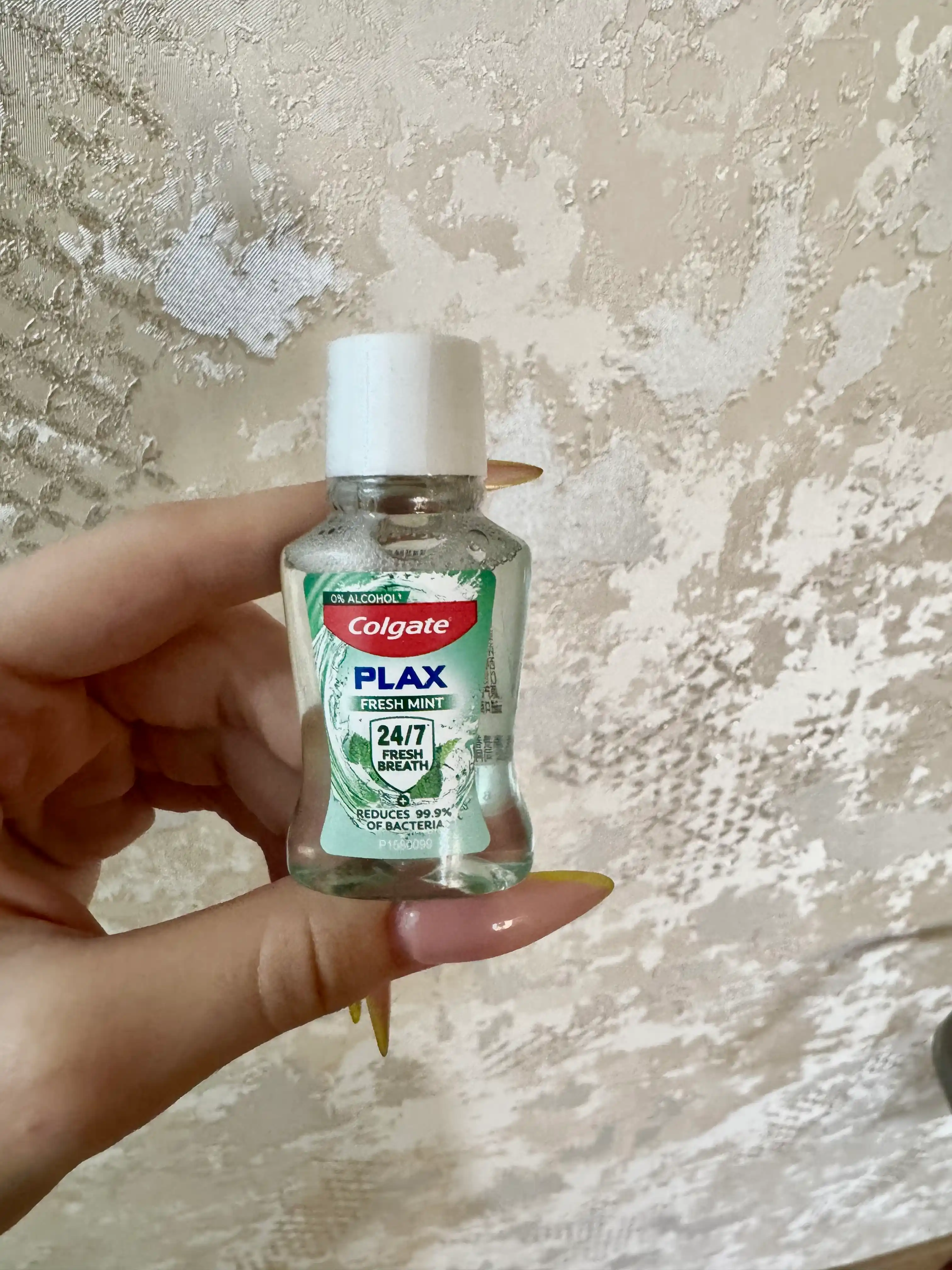 Colgate Plax Fresh Mint sayohat uchun og‘iz chayish suyuqligi 20 ml, spirtsiz