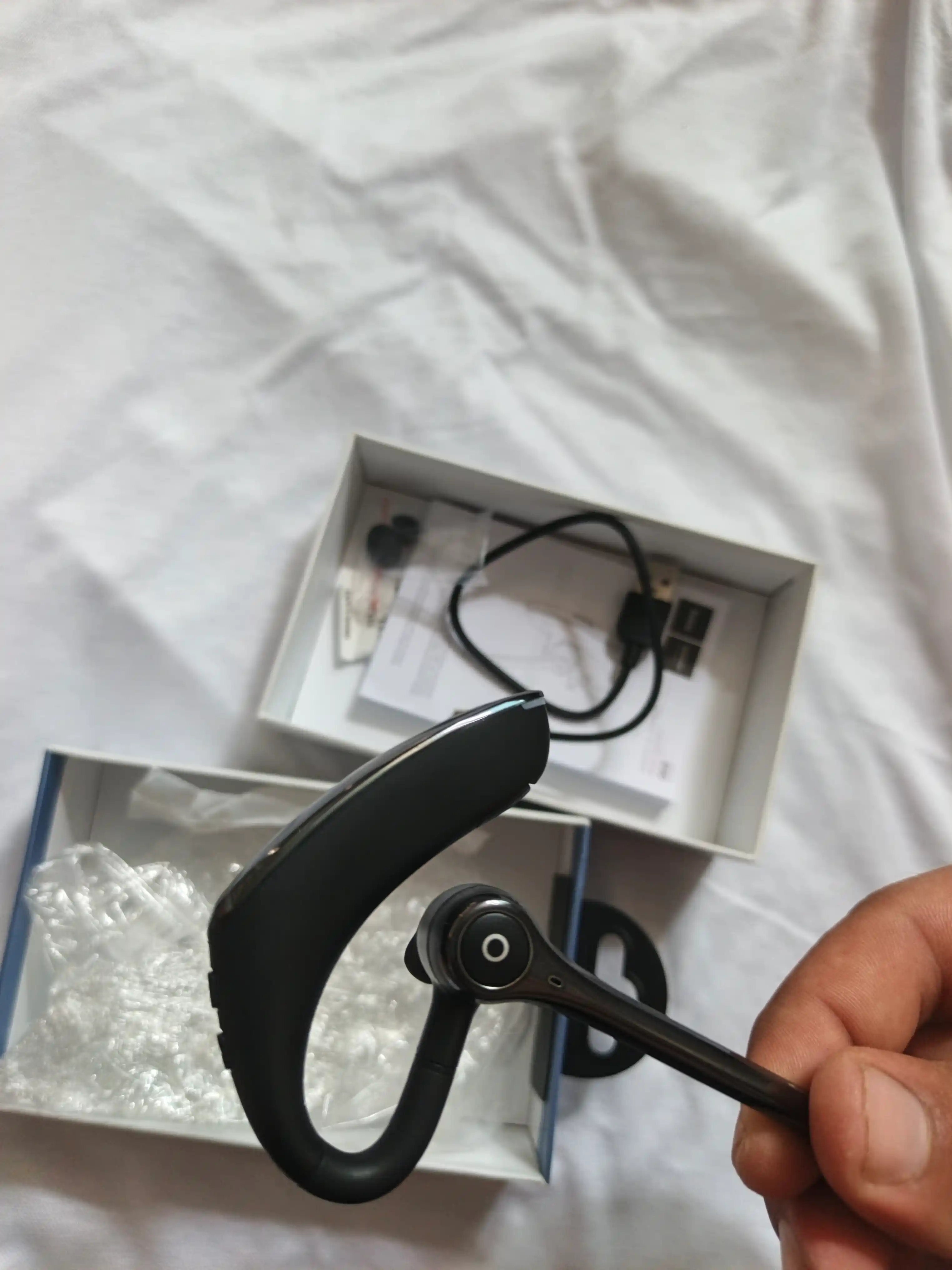 Hoco E90 Liya simsiz Bluetooth-garniturasi, mikrofon va ENC tizimli mono-quloqchin