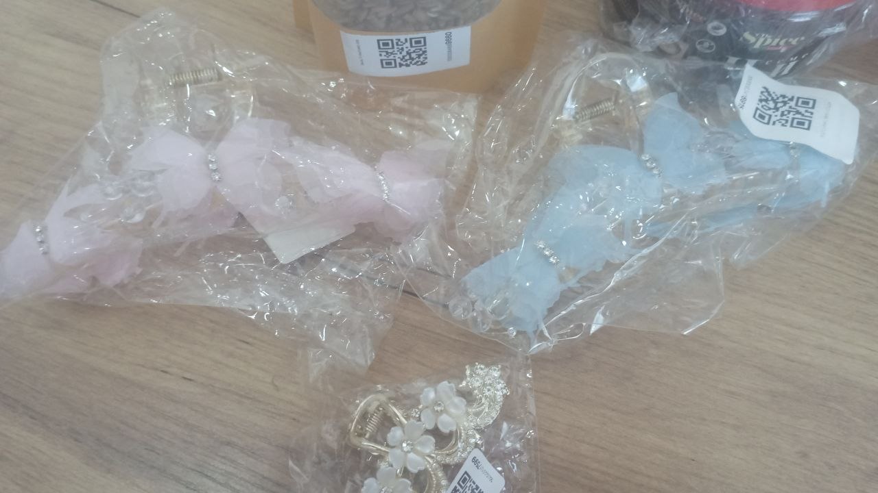 Zakolka krabik, ayollar va qizlar uchun, kapalak shaklida