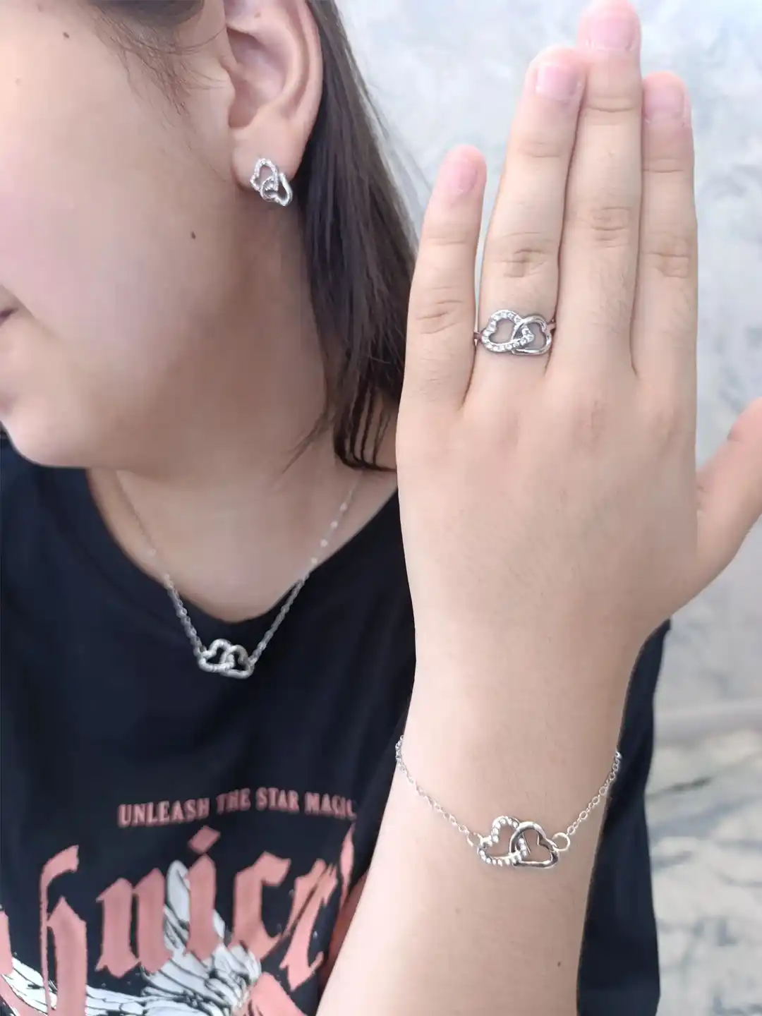 Ayollar uchun taqinchoqlar to'plami, uzuk, zirak, bilaguzuk, zanjir, qutisiz