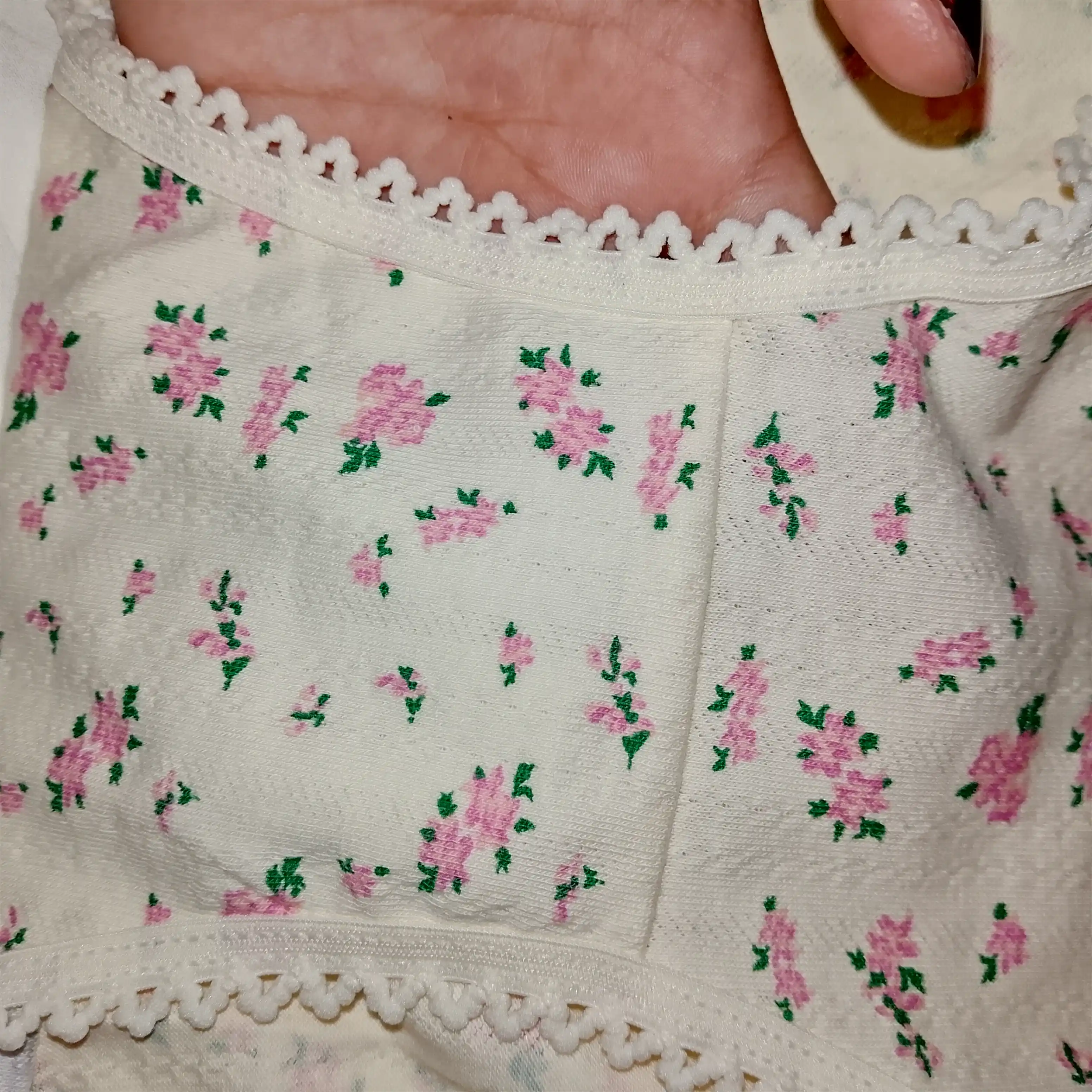 Ichki kiyimlar ayollar uchun, ayollar kiyimlari, tursik ayollar uchun