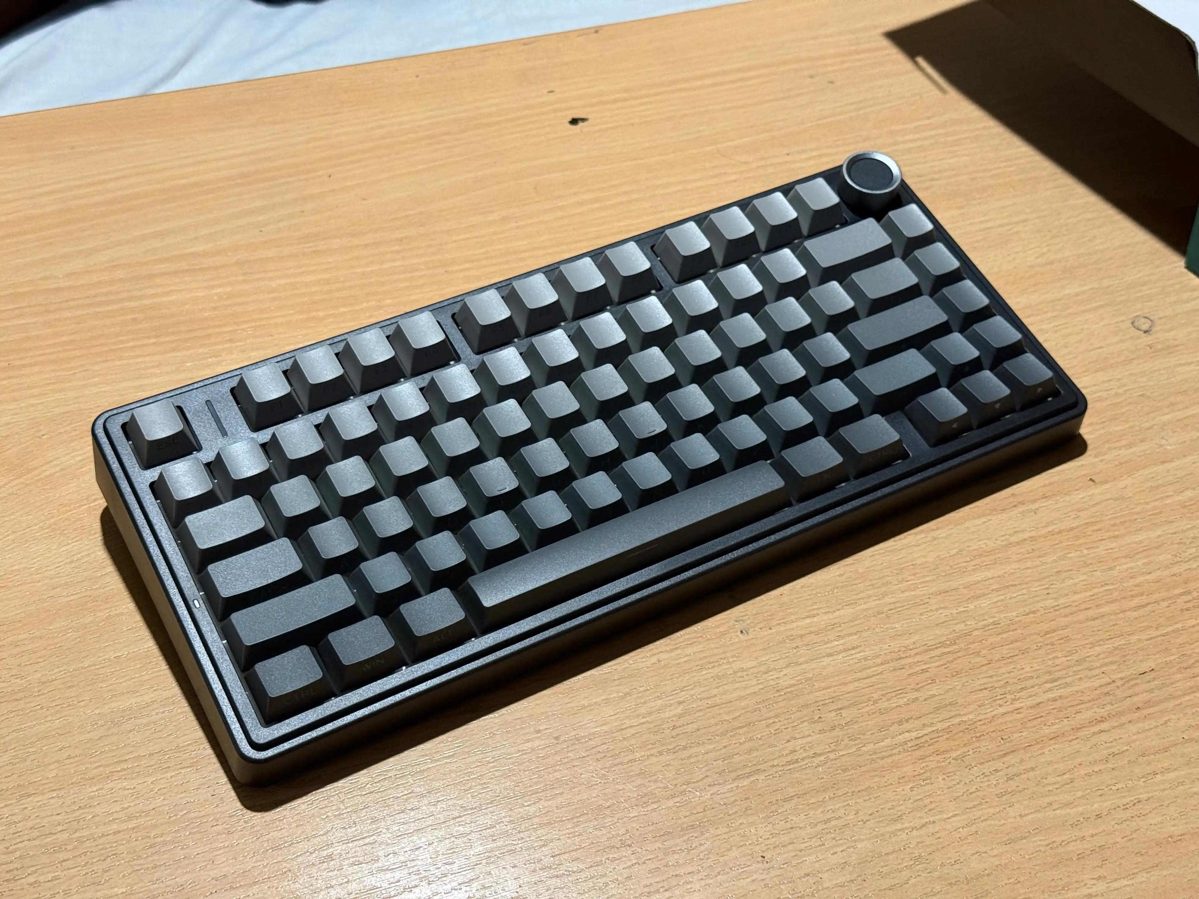 AULA F75 Pro simsiz mexanik klaviatura 3 ulanish RGB