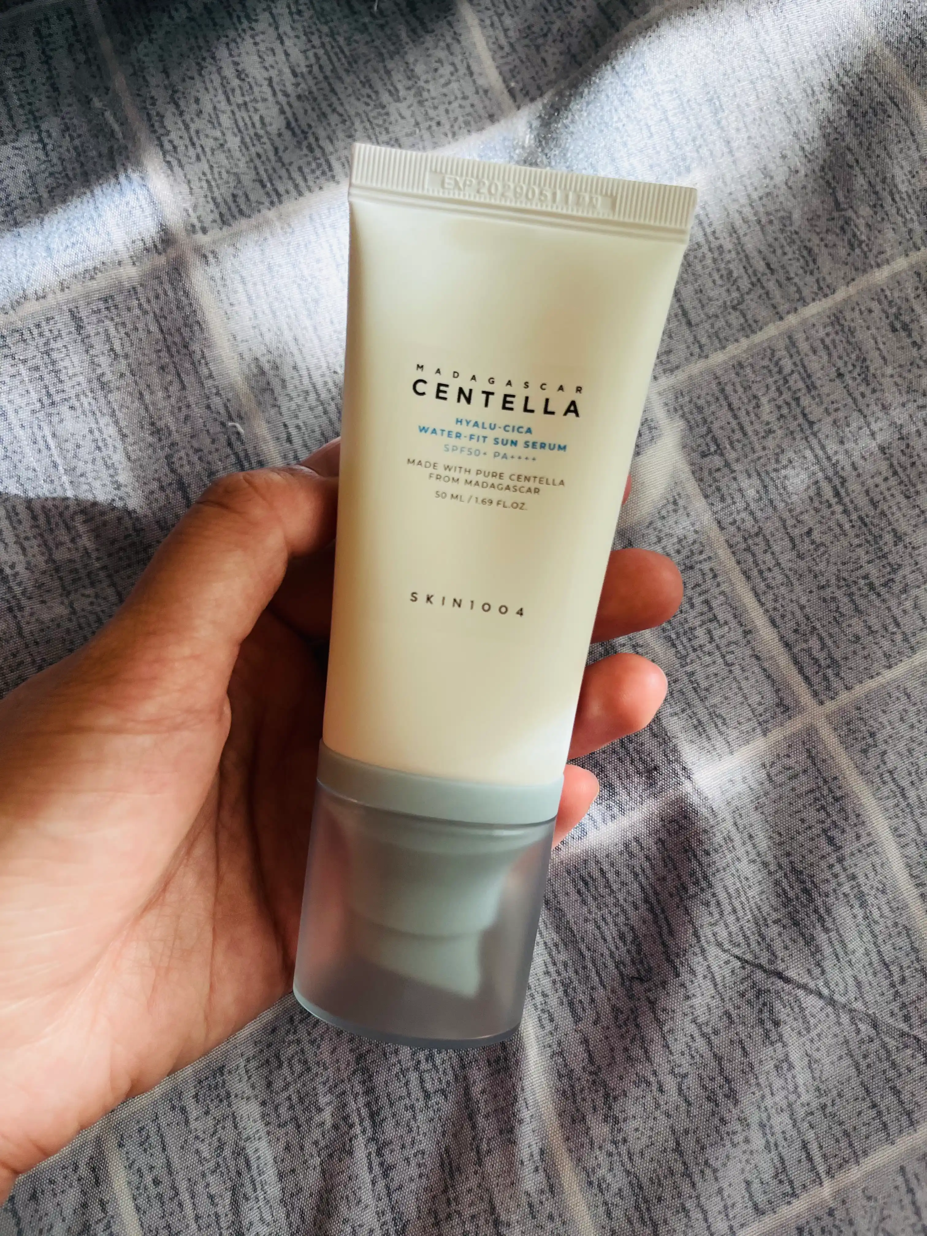 Quyoshdan krem SKIN1004 Madagascar Centella Hyalu-Cica Water-Fit SPF50/PA++++, 50 ml
